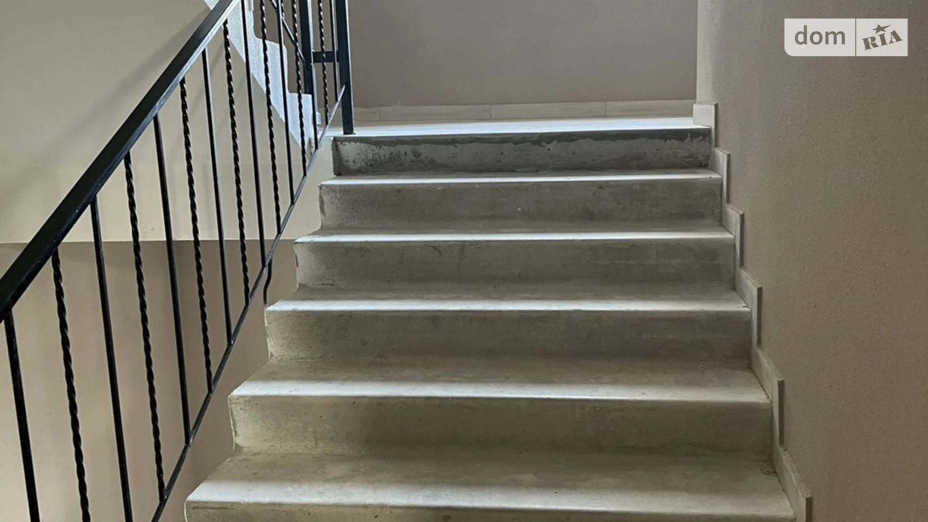 3-комнатная квартира 70 кв. м в Тернополе, ул. Довженко Александра - фото 2