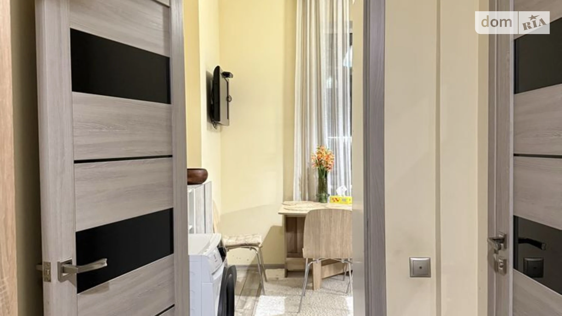 Продается 1-комнатная квартира 57 кв. м в Киеве, ул. Кирилло-Мефодиевская, 2 корпус 1 - фото 2