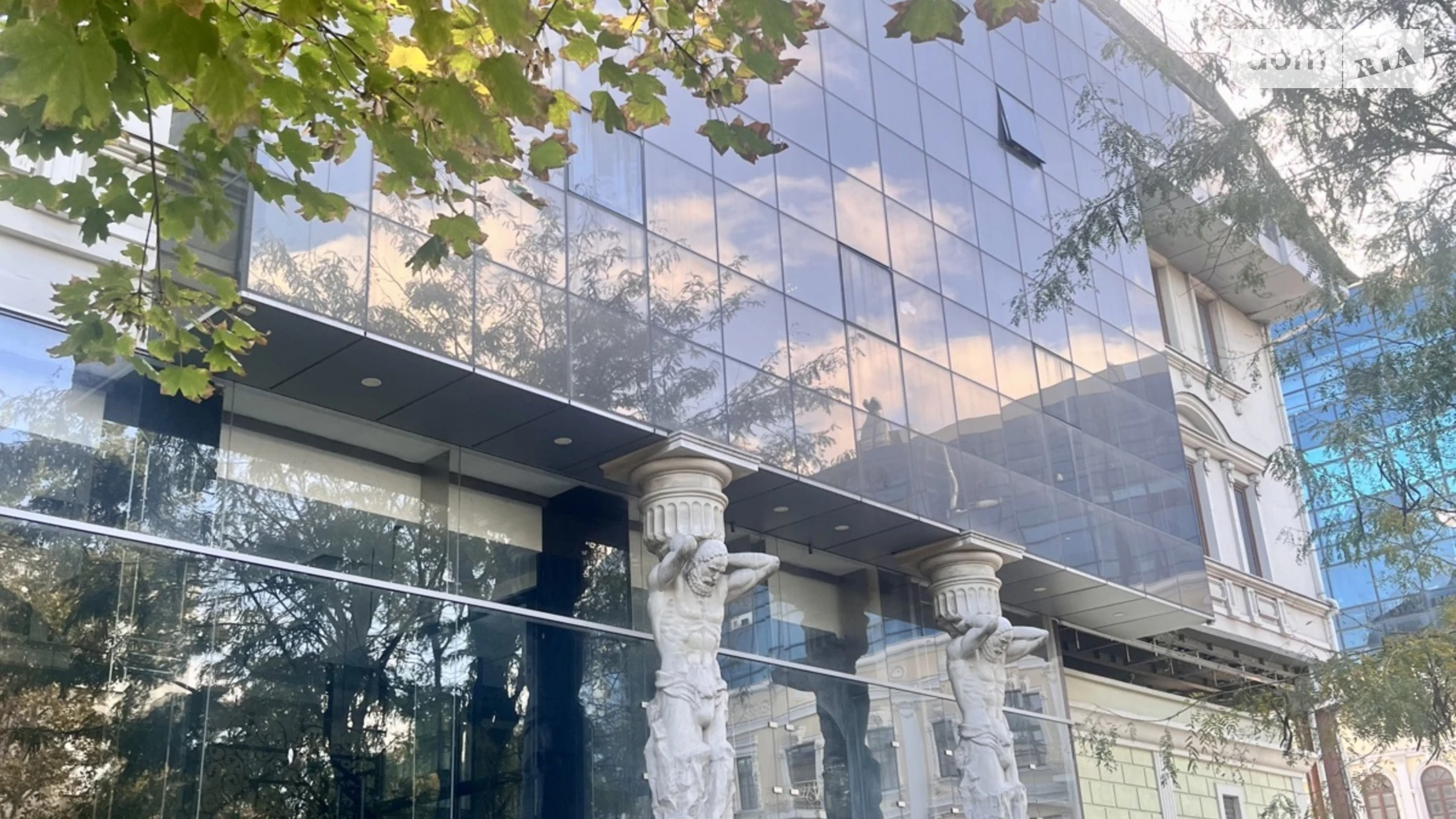 Сдается в аренду офис 65 кв. м в бизнес-центре, цена: 585 $ - фото 2