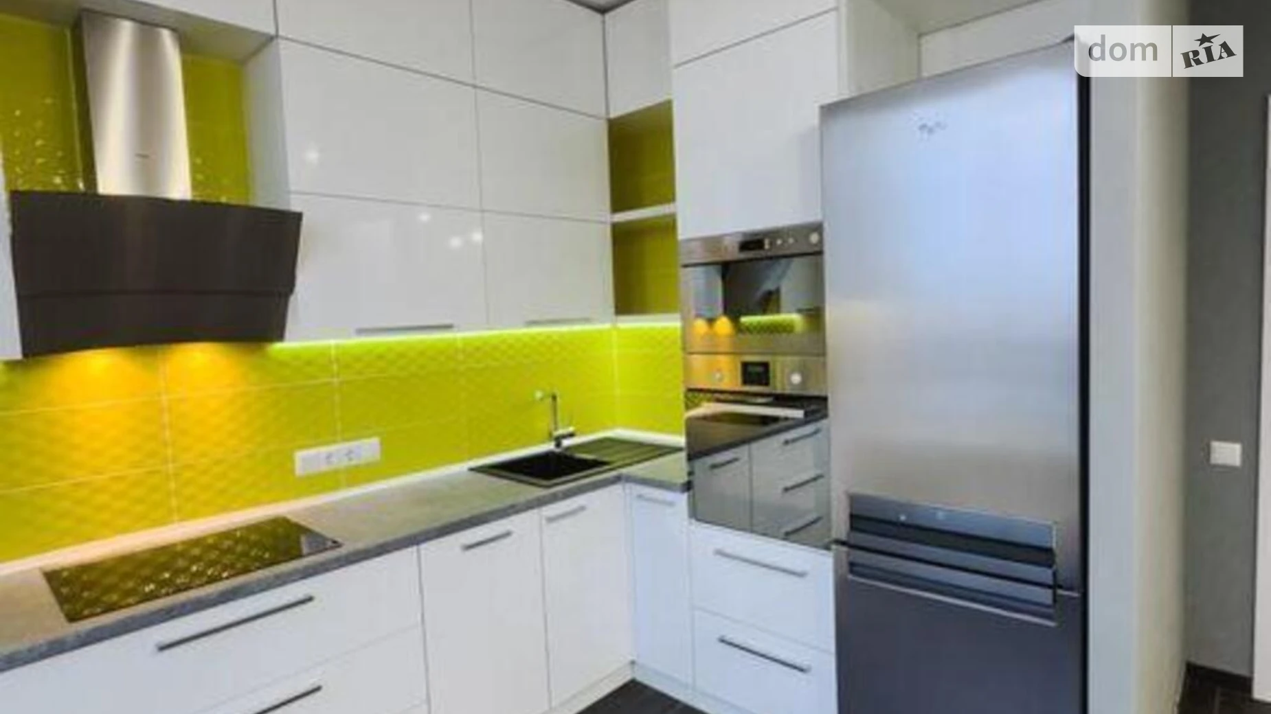 Продается 1-комнатная квартира 52.5 кв. м в Киеве, ул. Анатолия Петрицкого, 21А - фото 2