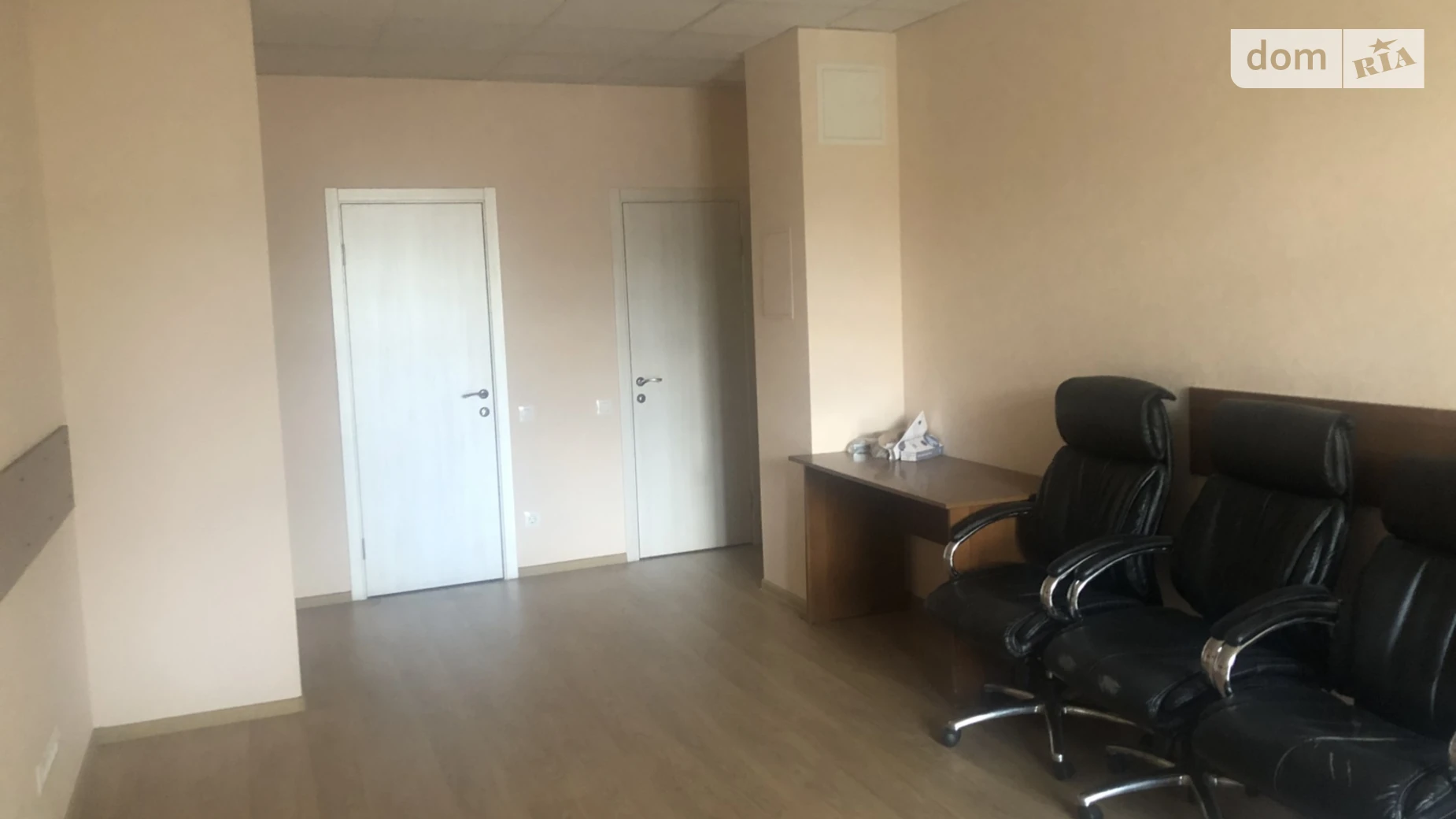 Сдается в аренду офис 43.7 кв. м в бизнес-центре, цена: 30000 грн - фото 2