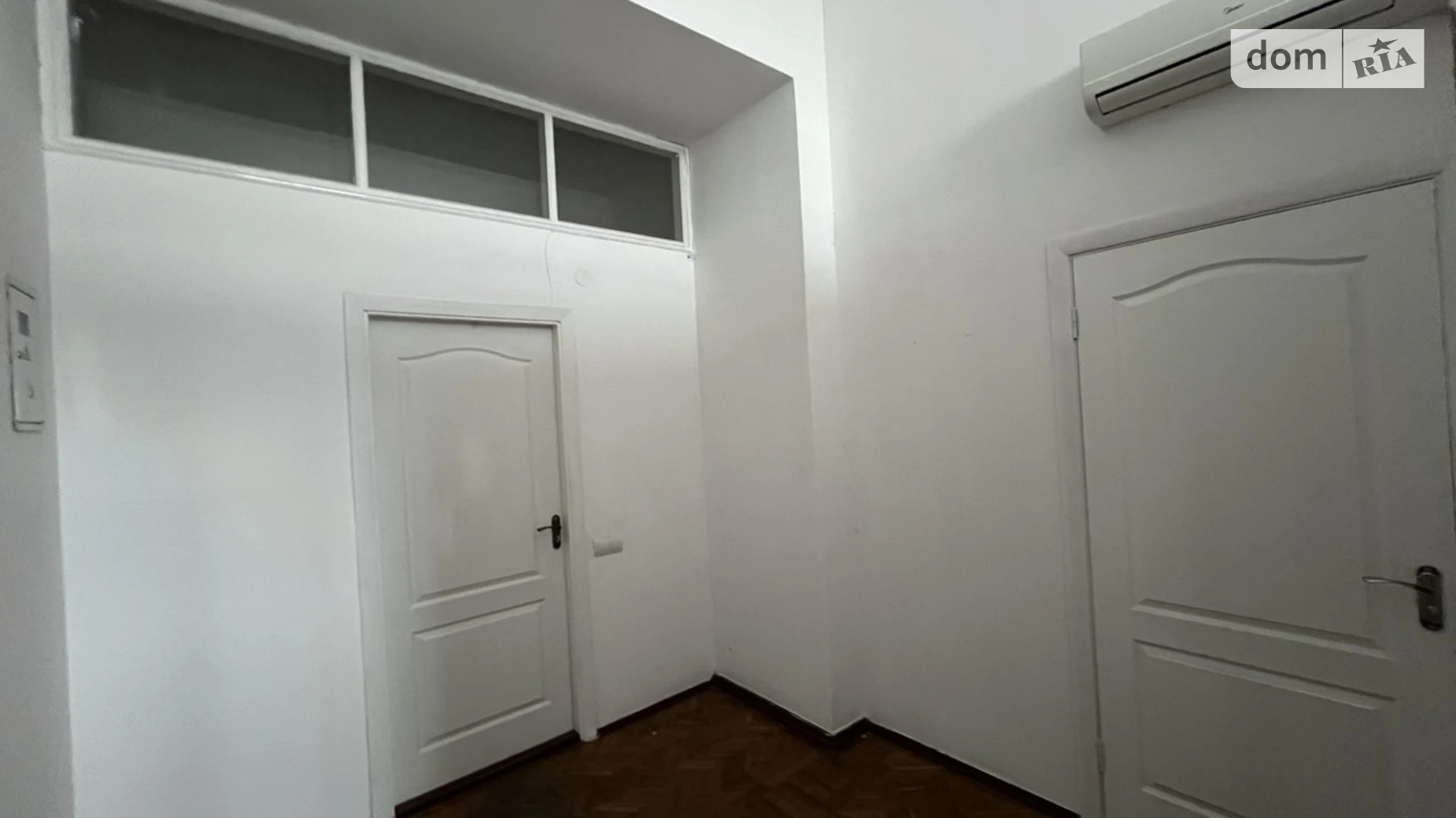 Сдается в аренду офис 18 кв. м в бизнес-центре, цена: 6930 грн - фото 2