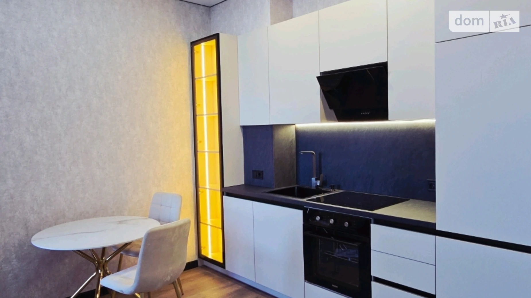 Продается 1-комнатная квартира 33 кв. м в Одессе, ул. Приморская, 47 - фото 2