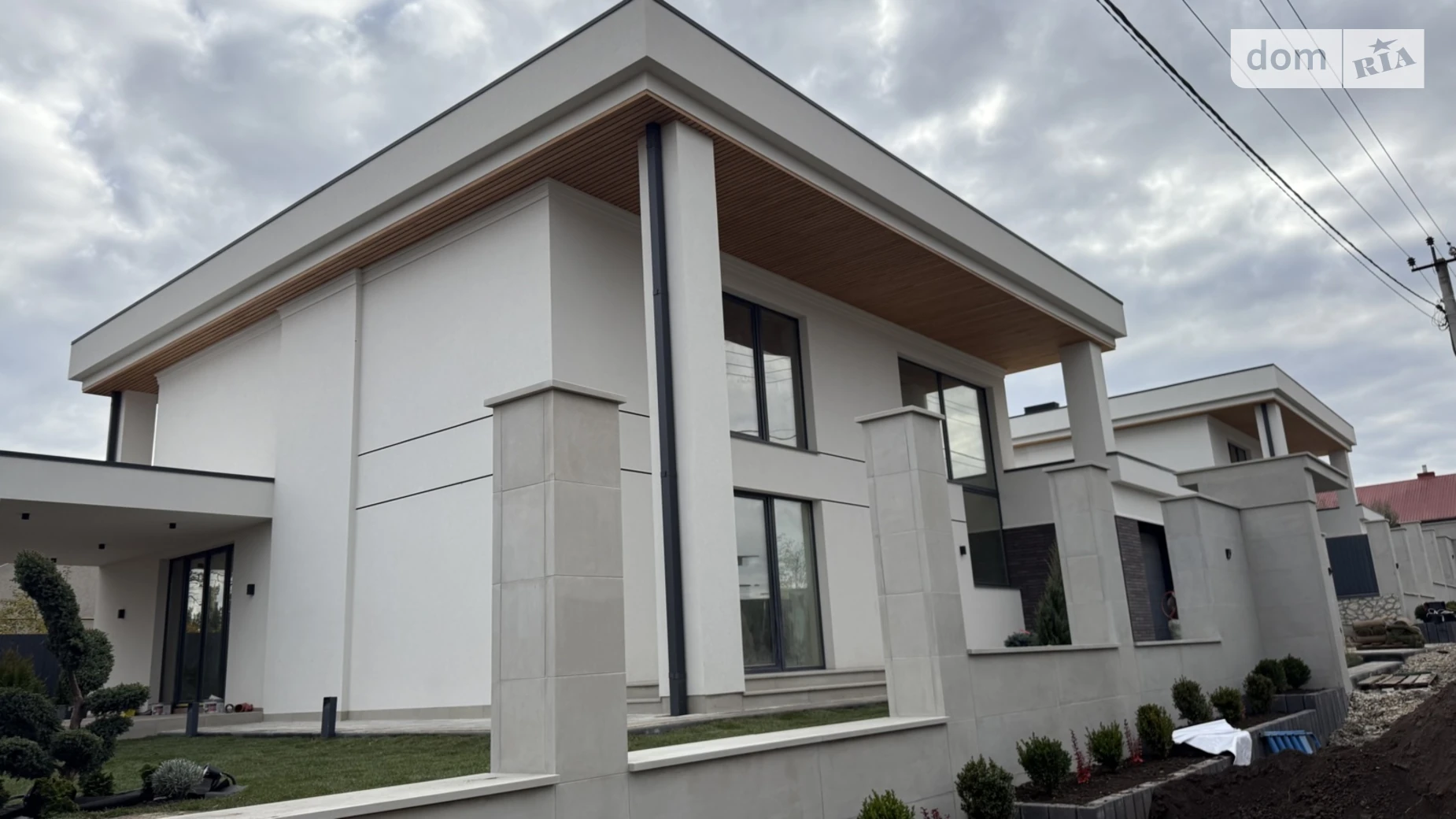 Продается дом на 2 этажа 240 кв. м с баней/сауной, цена: 300000 $ - фото 2