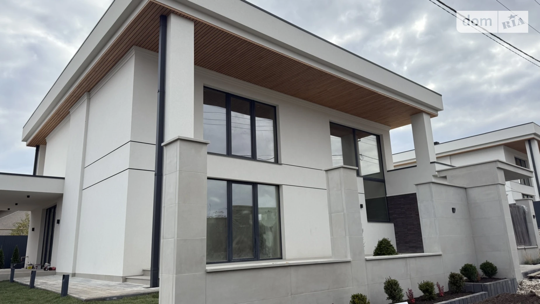 Продається будинок 2 поверховий 240 кв. м з ділянкою, цена: 300000 $ - фото 2