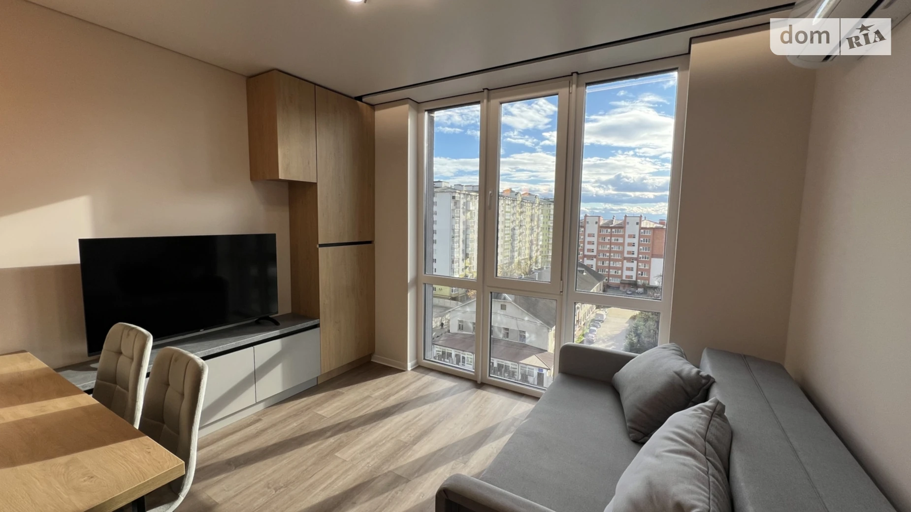 Продается 1-комнатная квартира 46 кв. м в Ивано-Франковске, ул. Бандеры Степана, 79 - фото 2