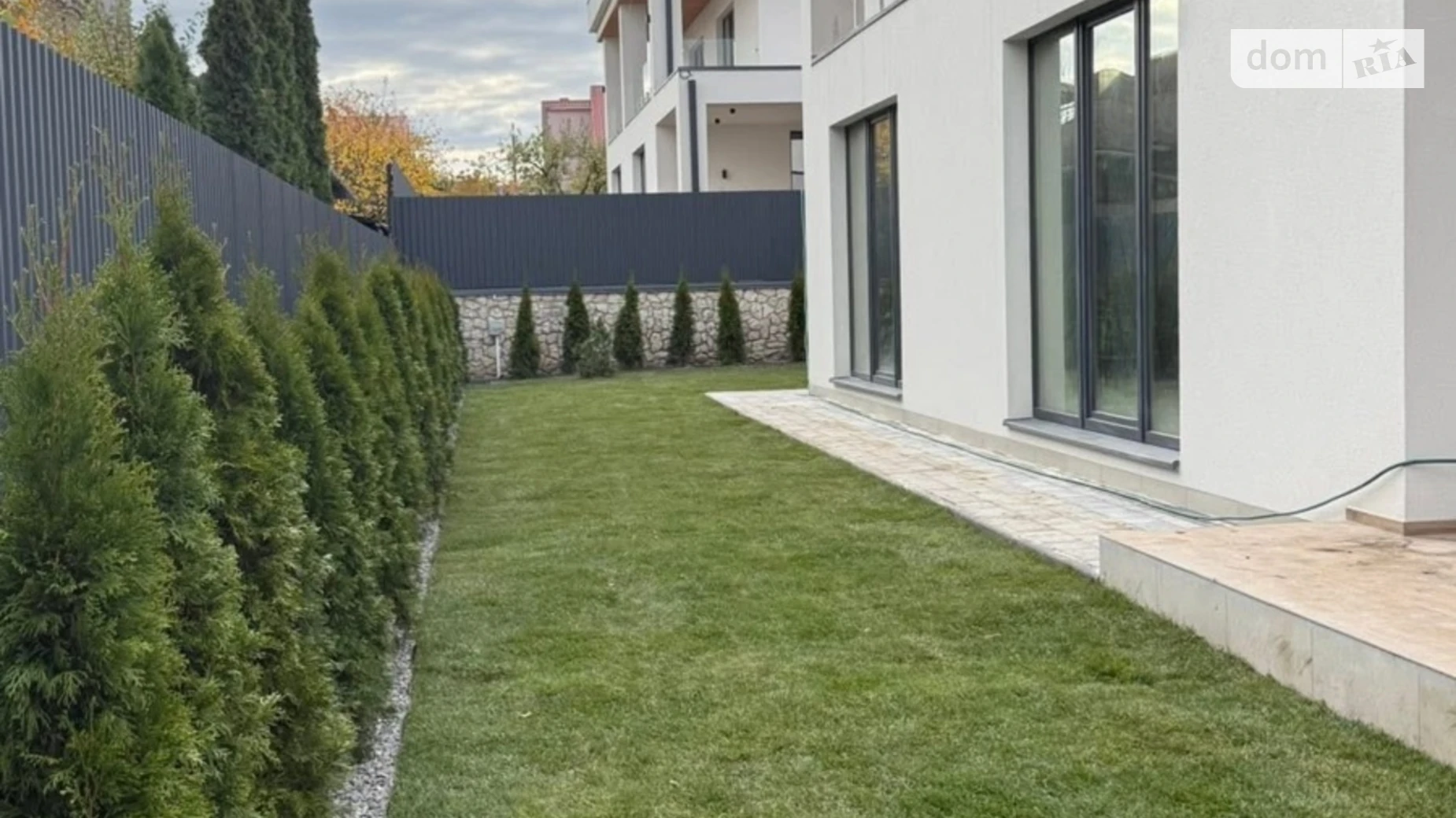 Продается дом на 2 этажа 240 кв. м с верандой, цена: 300000 $ - фото 3