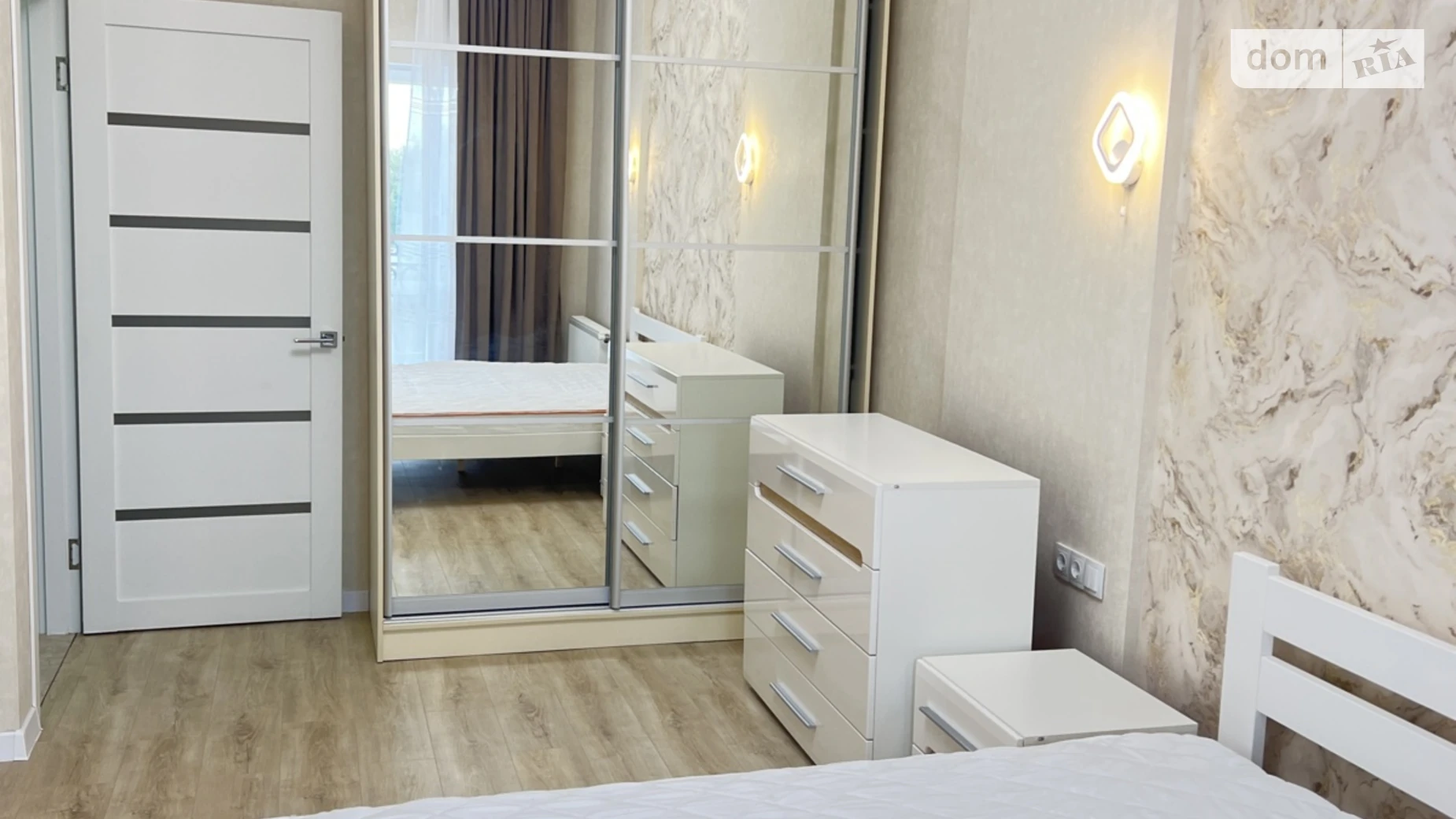 Сдается в аренду 1-комнатная квартира 48 кв. м в Одессе, ул. Дача Ковалевского, 91 - фото 2