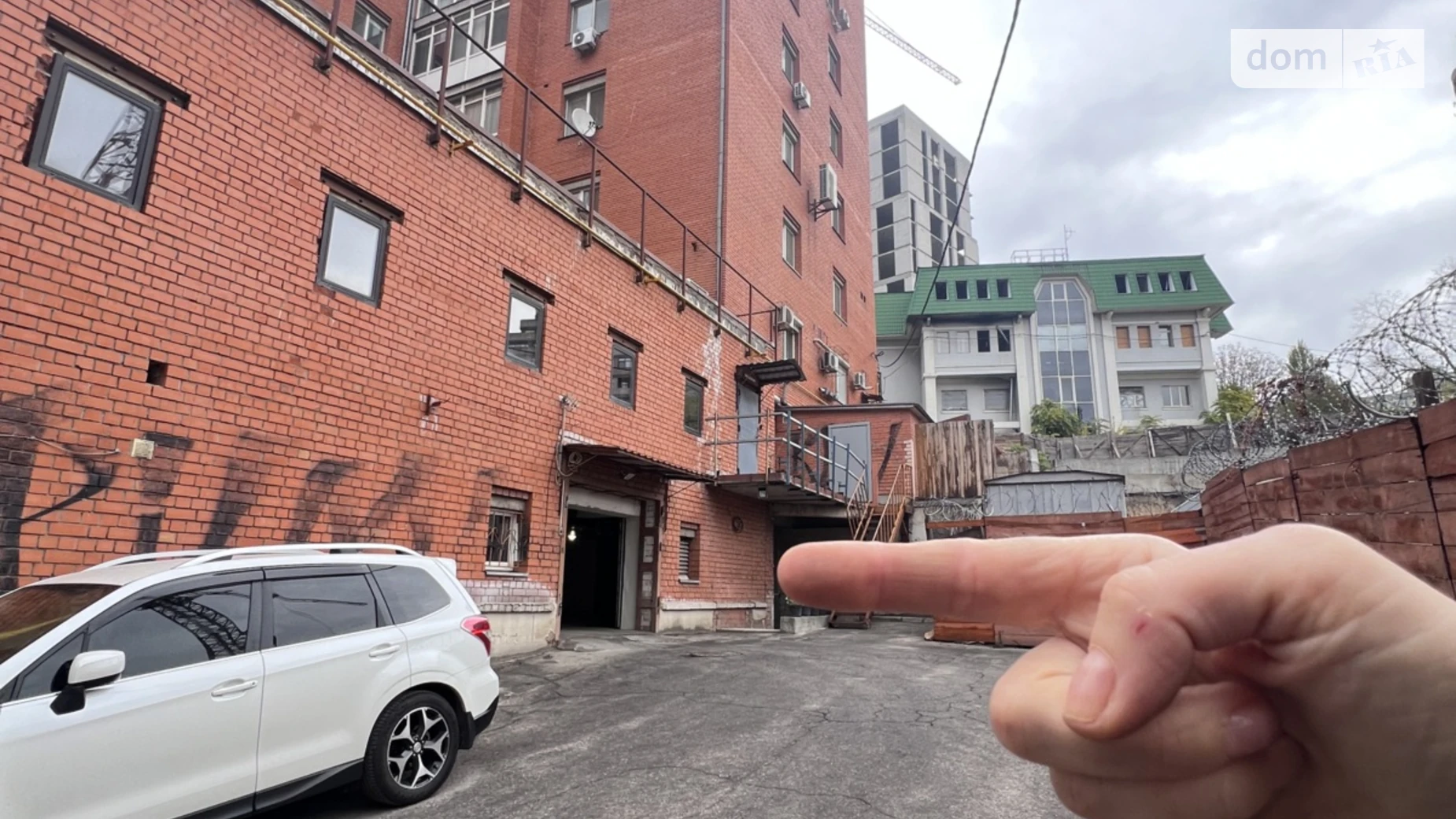 Продается подземный паркинг универсальный на 23.5 кв. м, цена: 24000 $ - фото 3