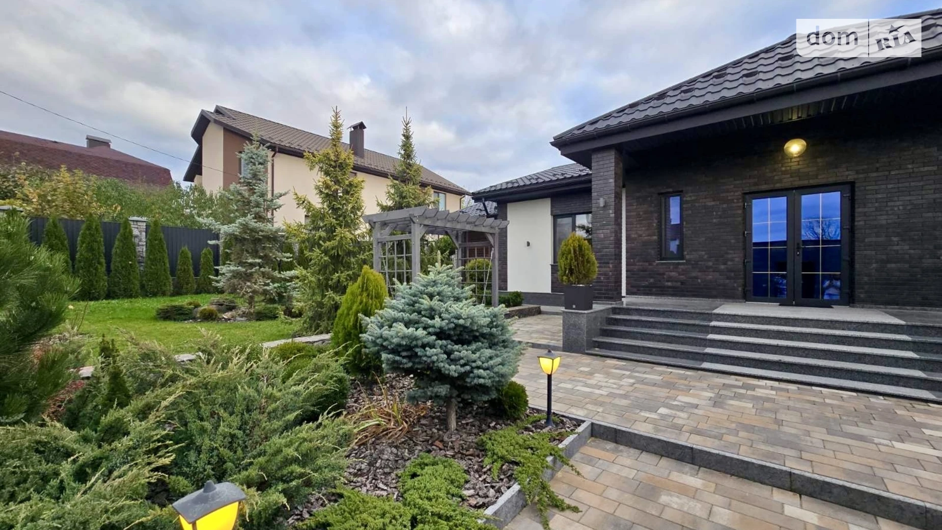 Продается одноэтажный дом 230 кв. м с мебелью, цена: 400000 $ - фото 2