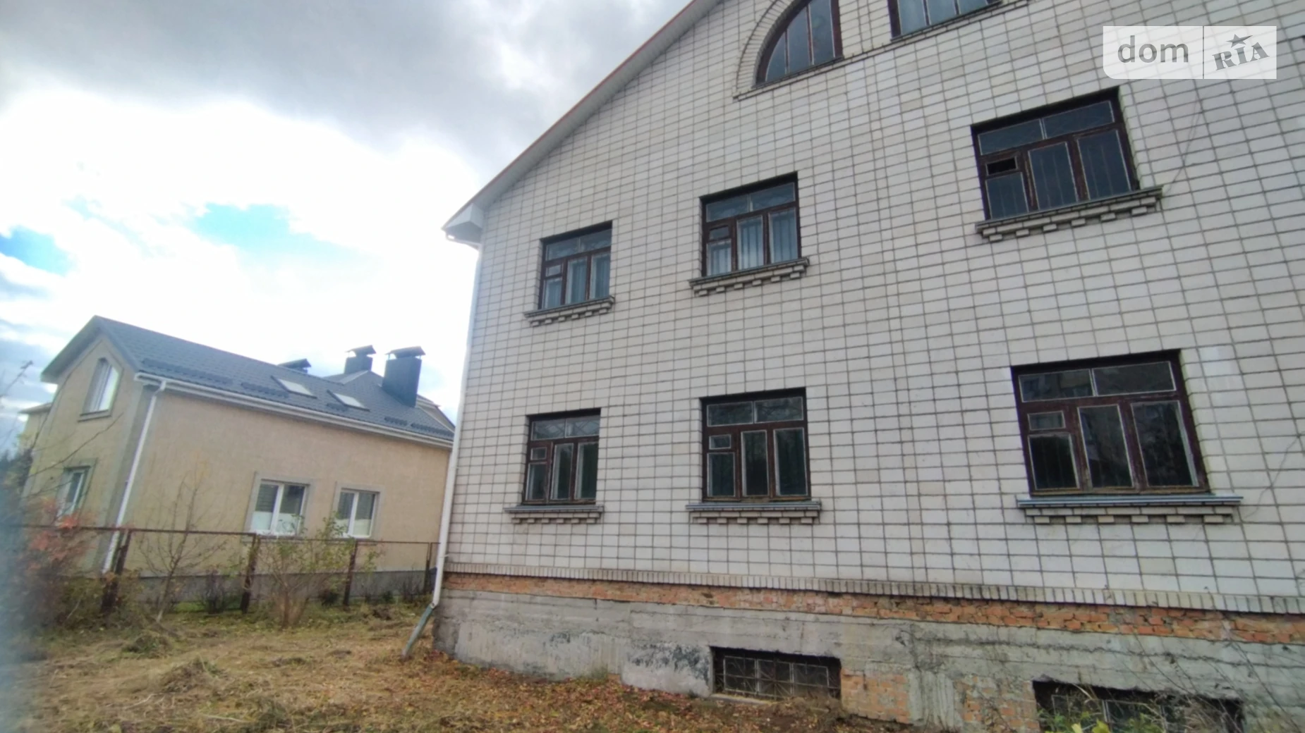 Продается дом на 2 этажа 600 кв. м с участком, цена: 250000 $ - фото 3