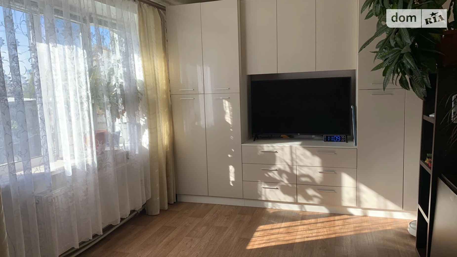 Продается 2-комнатная квартира 40 кв. м в Синельникове, ул. Уютная(Воровского), 108 - фото 2