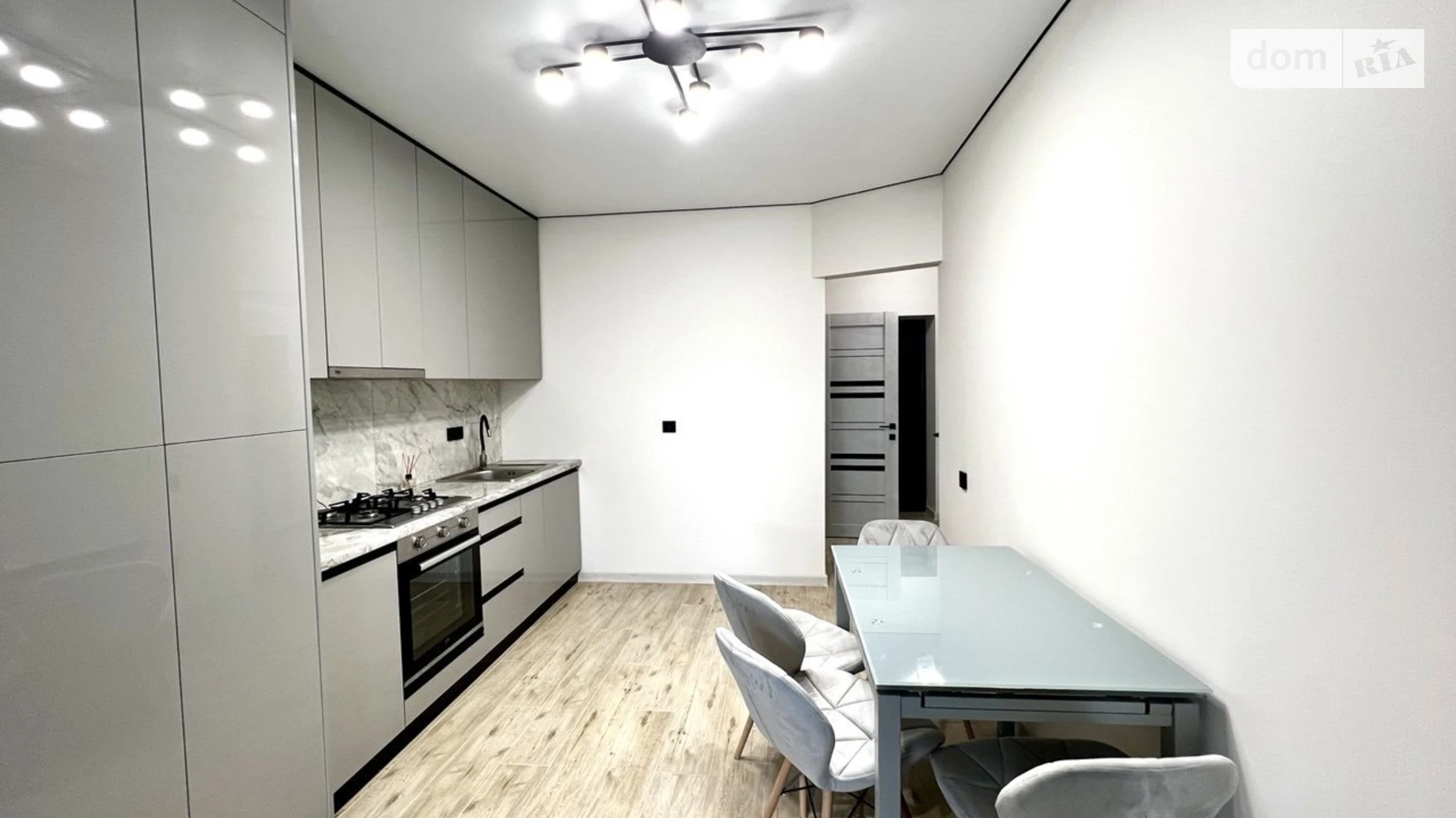 Продается 1-комнатная квартира 41 кв. м в Ровно, ул. Студенческая, 24А - фото 2