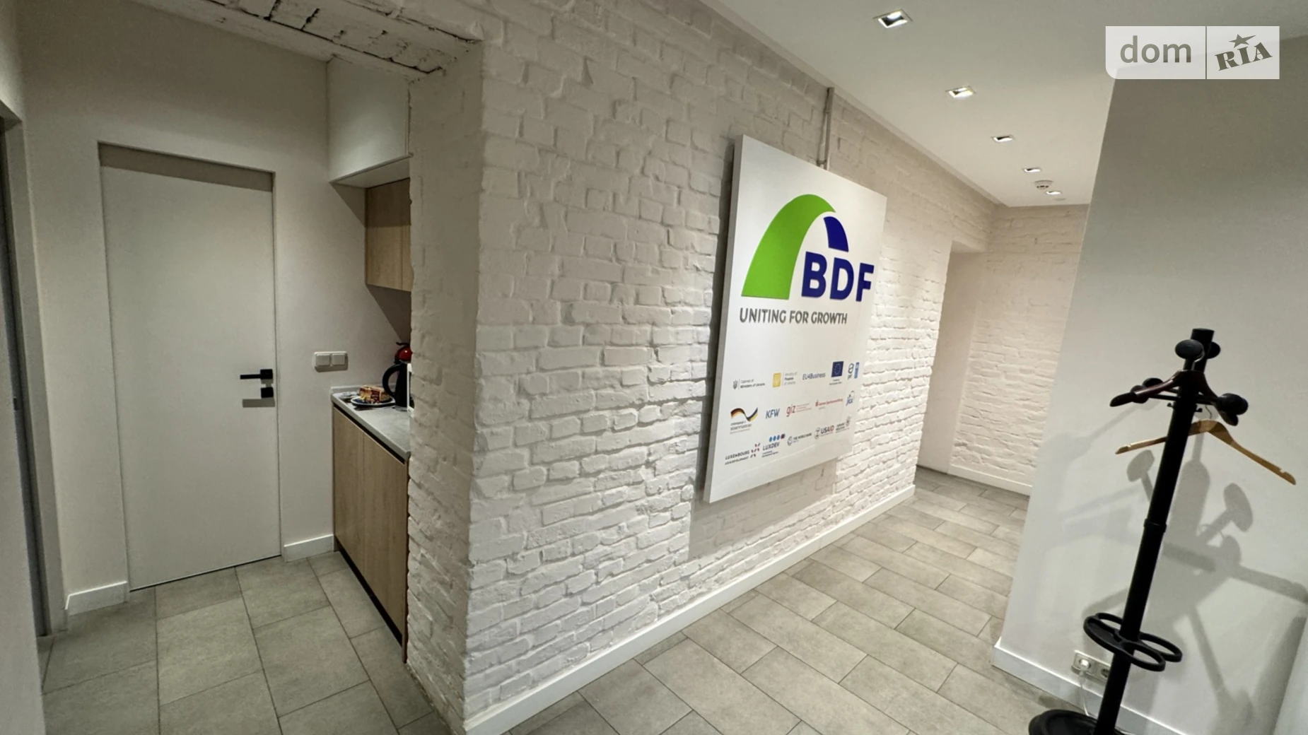 Здається в оренду офіс 88 кв. м в бізнес-центрі, цена: 1500 $ - фото 3