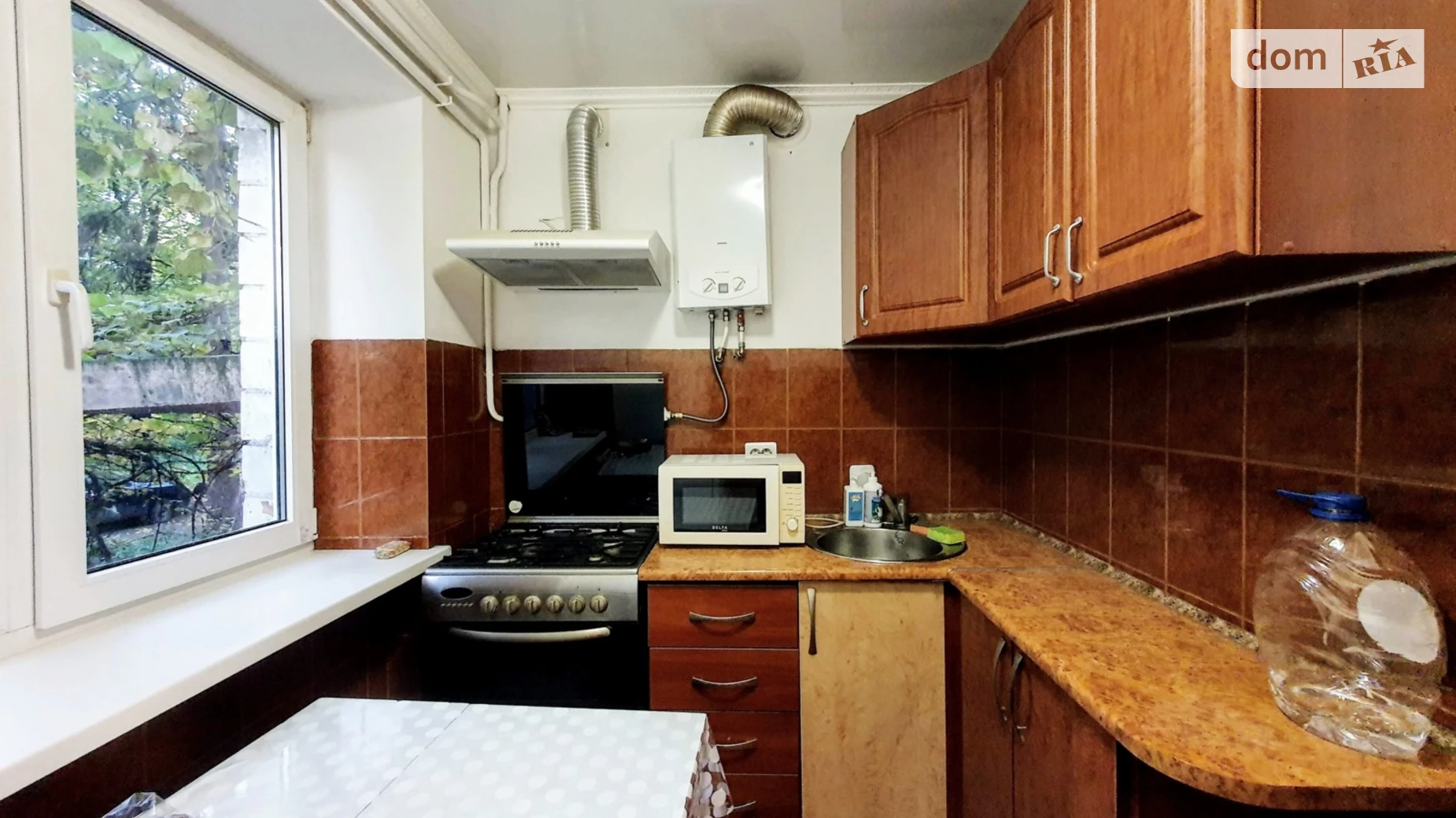 Продается 3-комнатная квартира 61 кв. м в Черновцах, ул. Небесной Сотни - фото 2