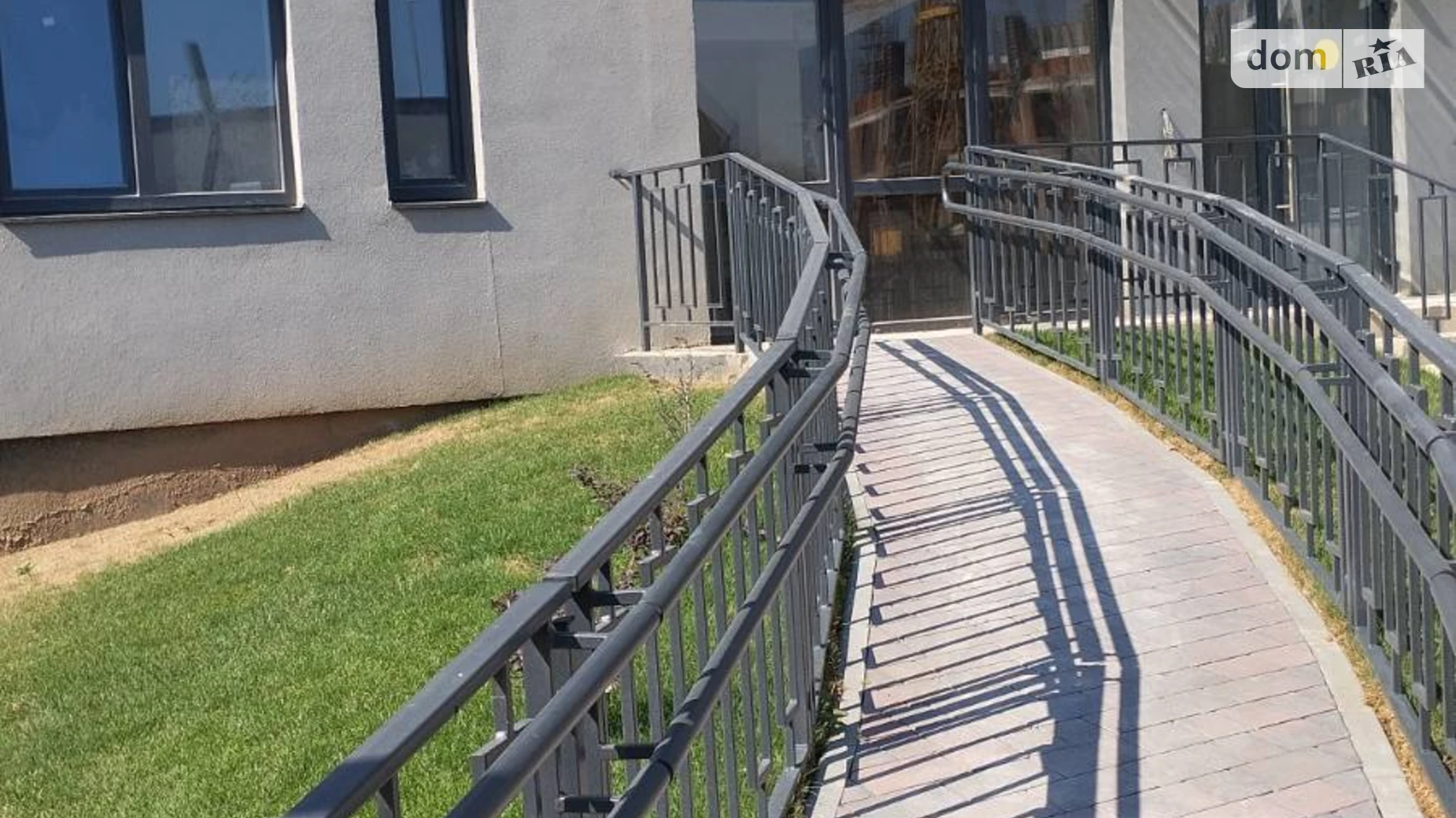 Продается 2-комнатная квартира 56.81 кв. м в Ужгороде, ул. Легоцкого, 64Б - фото 2