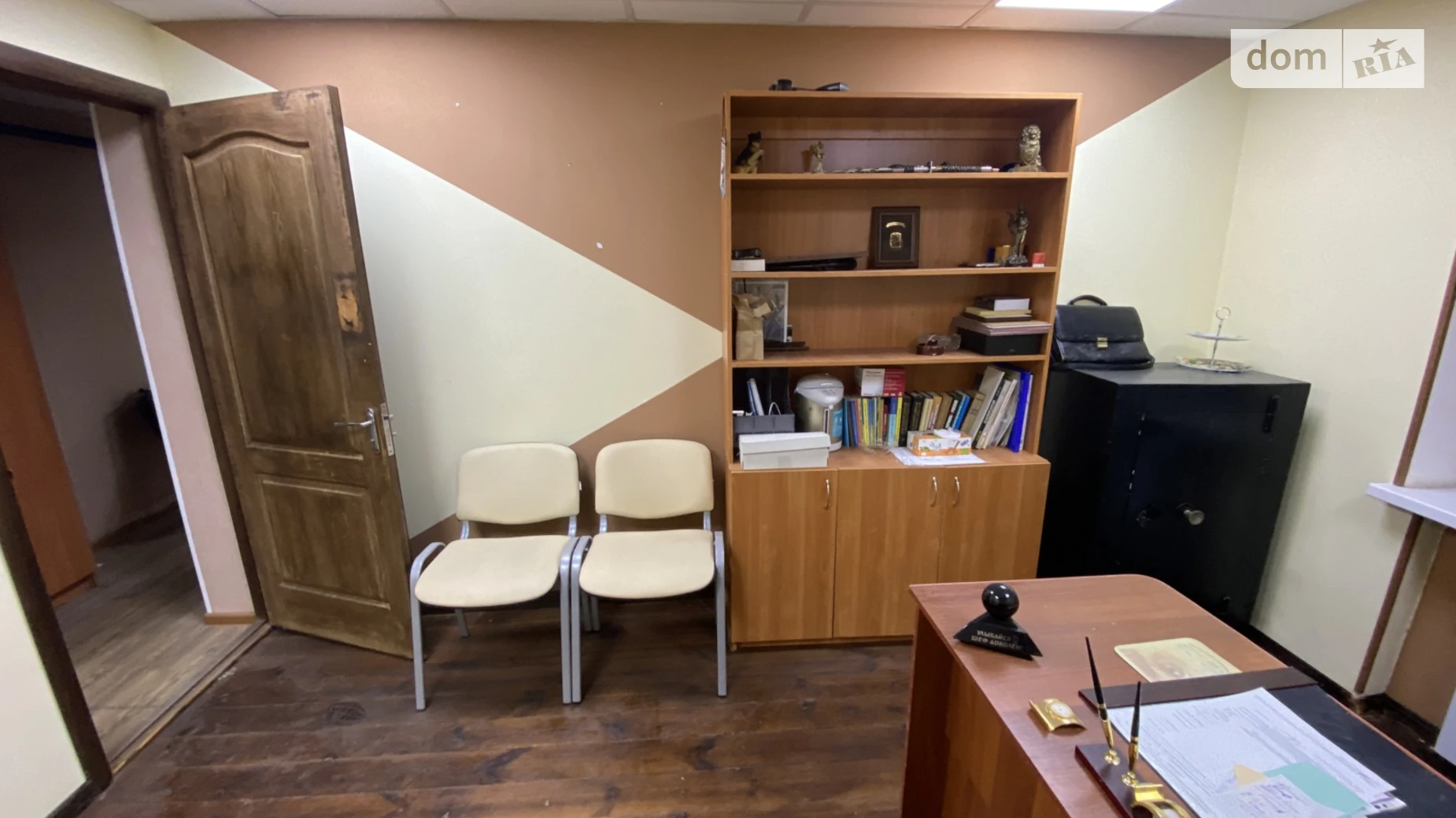 Продается офис 44 кв. м в бизнес-центре, цена: 16900 $ - фото 2