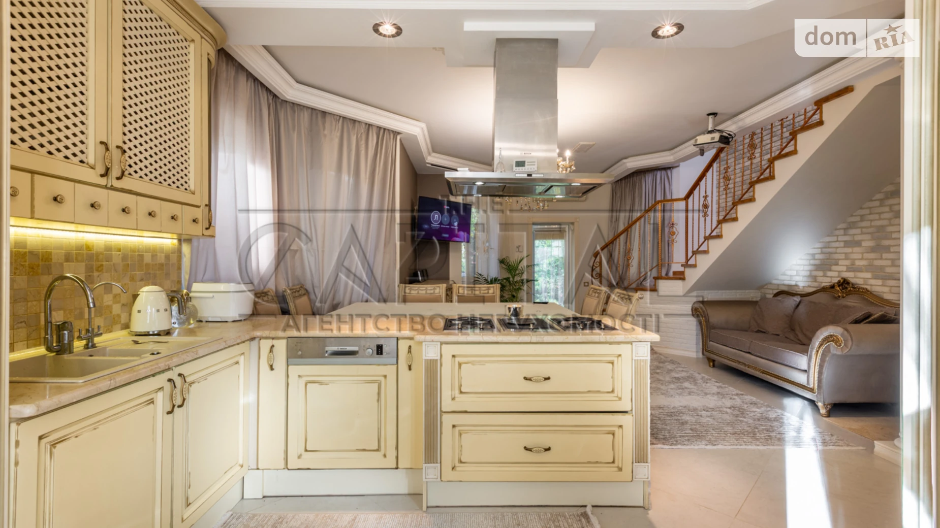 Сдается в аренду дом на 2 этажа 150 кв. м с балконом, цена: 2700 € - фото 2