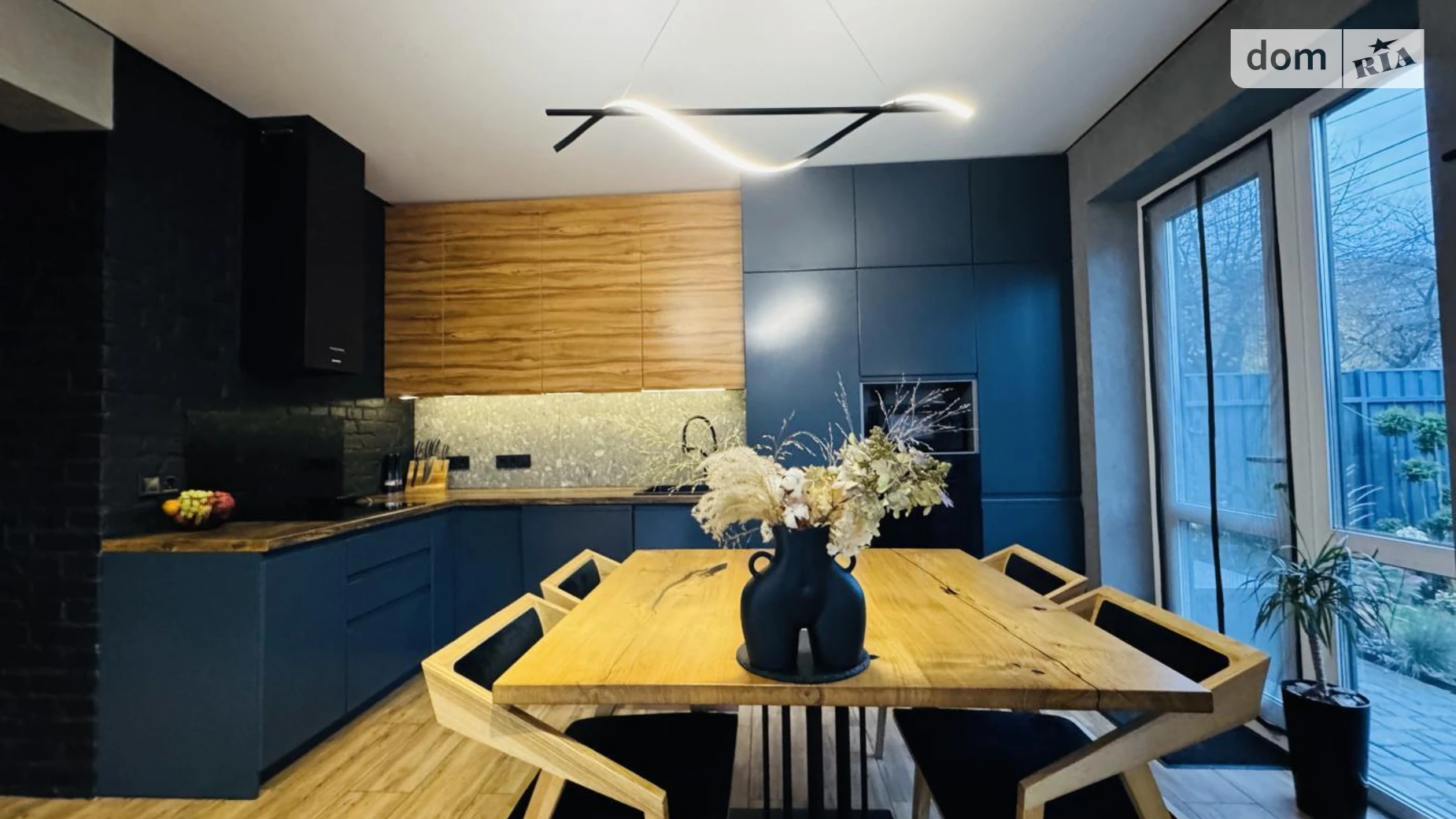 Продается дом на 2 этажа 116 кв. м с гаражом, цена: 175000 $ - фото 2