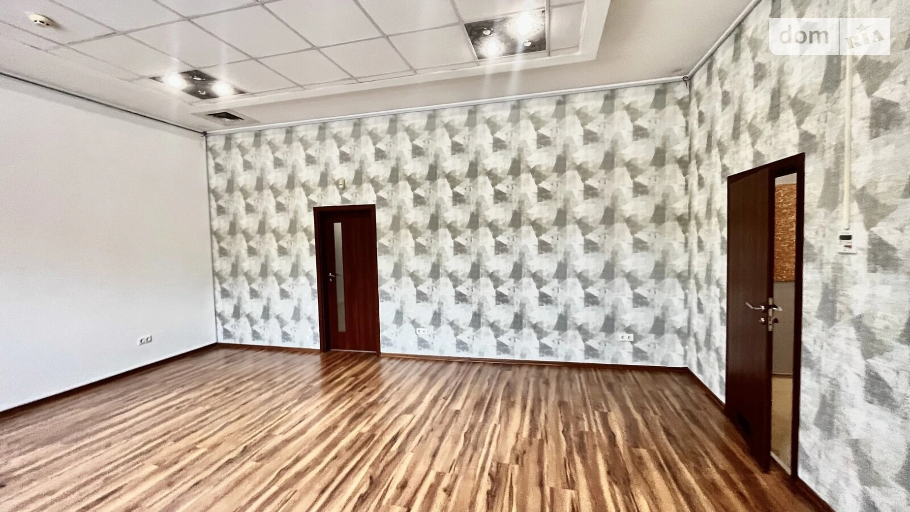 Здається в оренду офіс 40 кв. м в бізнес-центрі, цена: 8800 грн - фото 3