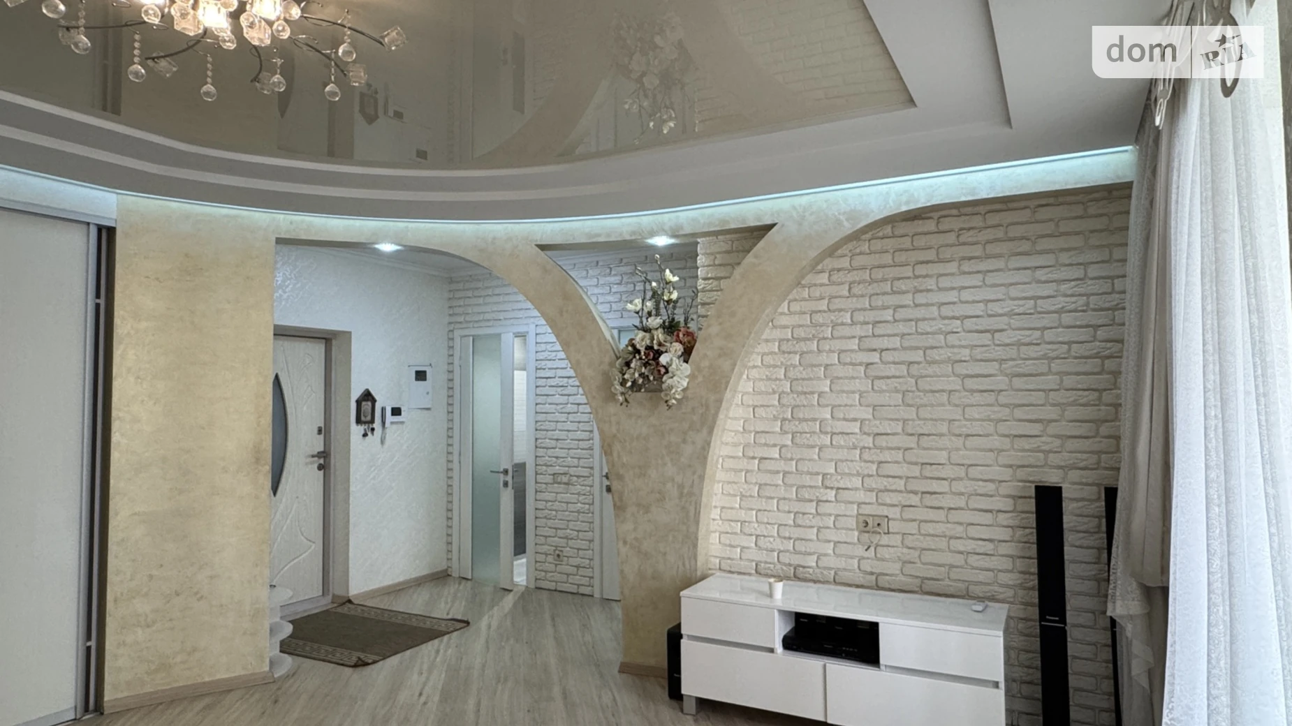 Продается 2-комнатная квартира 77.8 кв. м в Хмельницком, ул. Заречанская, 11 - фото 4