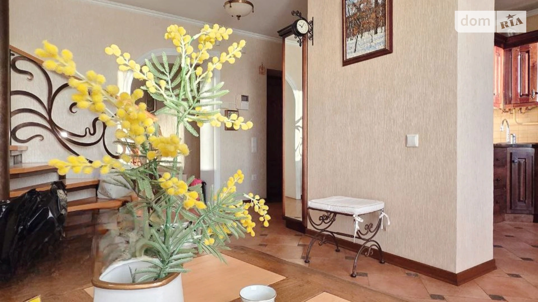 Продается 5-комнатная квартира 187.8 кв. м в Черновцах - фото 2