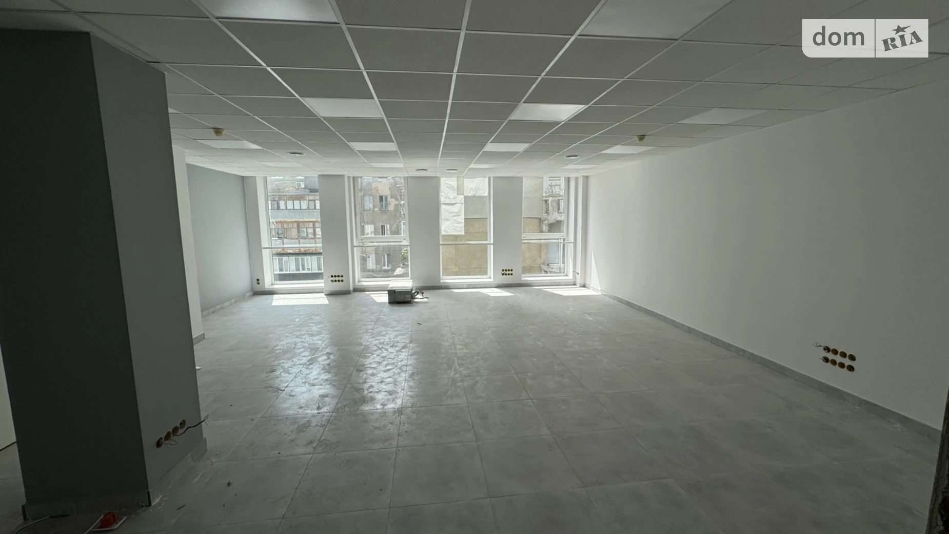 Сдается в аренду офис 850 кв. м в бизнес-центре, цена: 255000 грн - фото 3