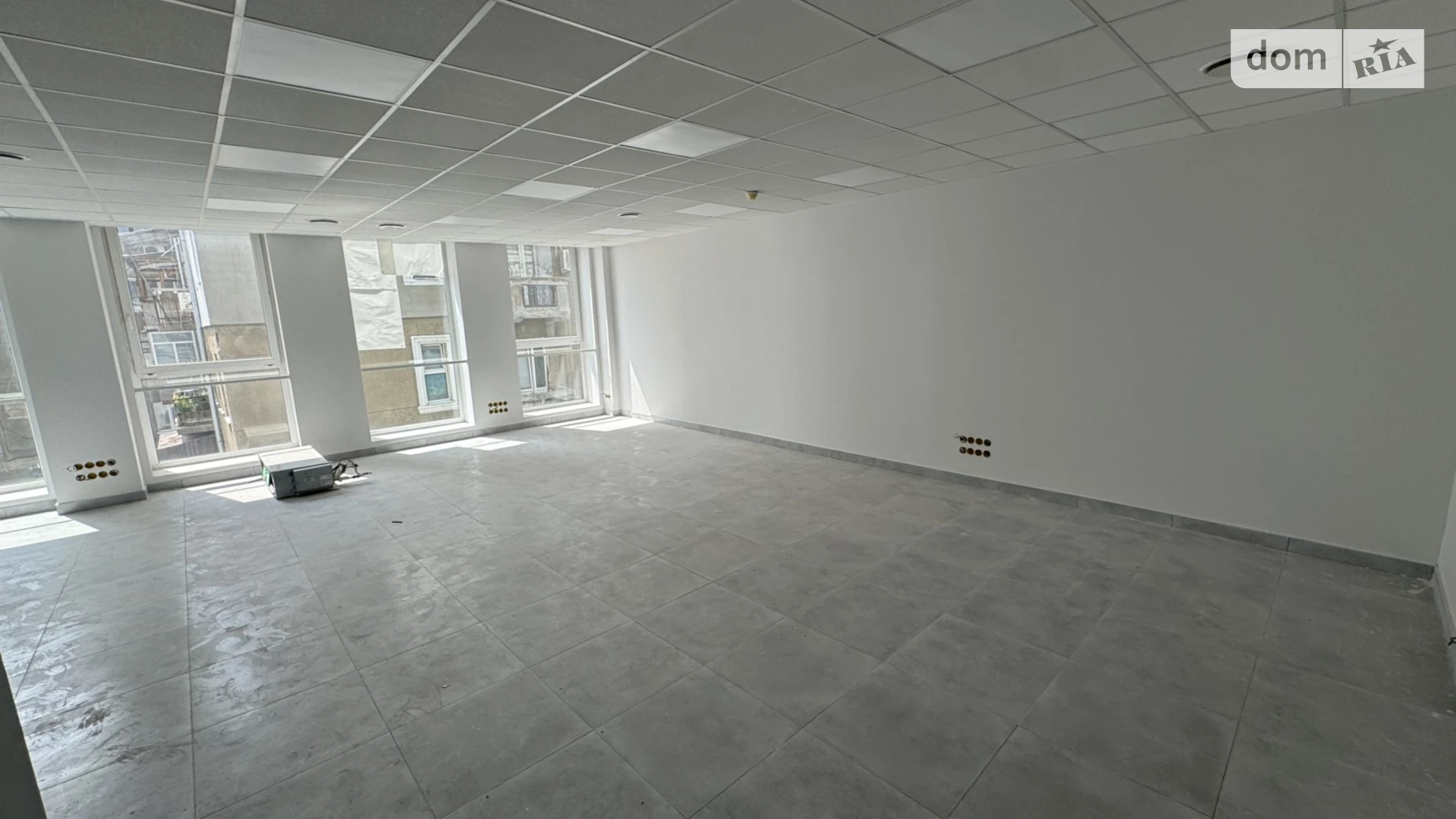 Сдается в аренду офис 850 кв. м в бизнес-центре, цена: 255000 грн - фото 4