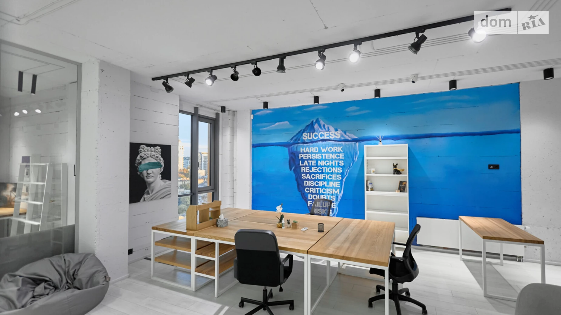 Сдается в аренду офис 100 кв. м в бизнес-центре, цена: 1100 $ - фото 2