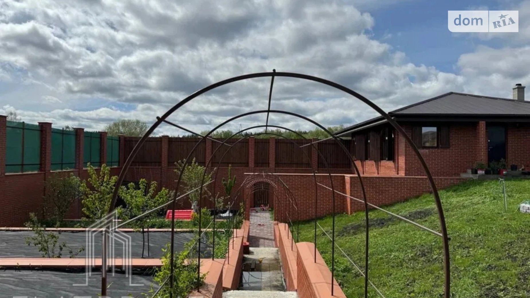 Продается дом на 2 этажа 170 кв. м с гаражом, цена: 160000 $ - фото 5