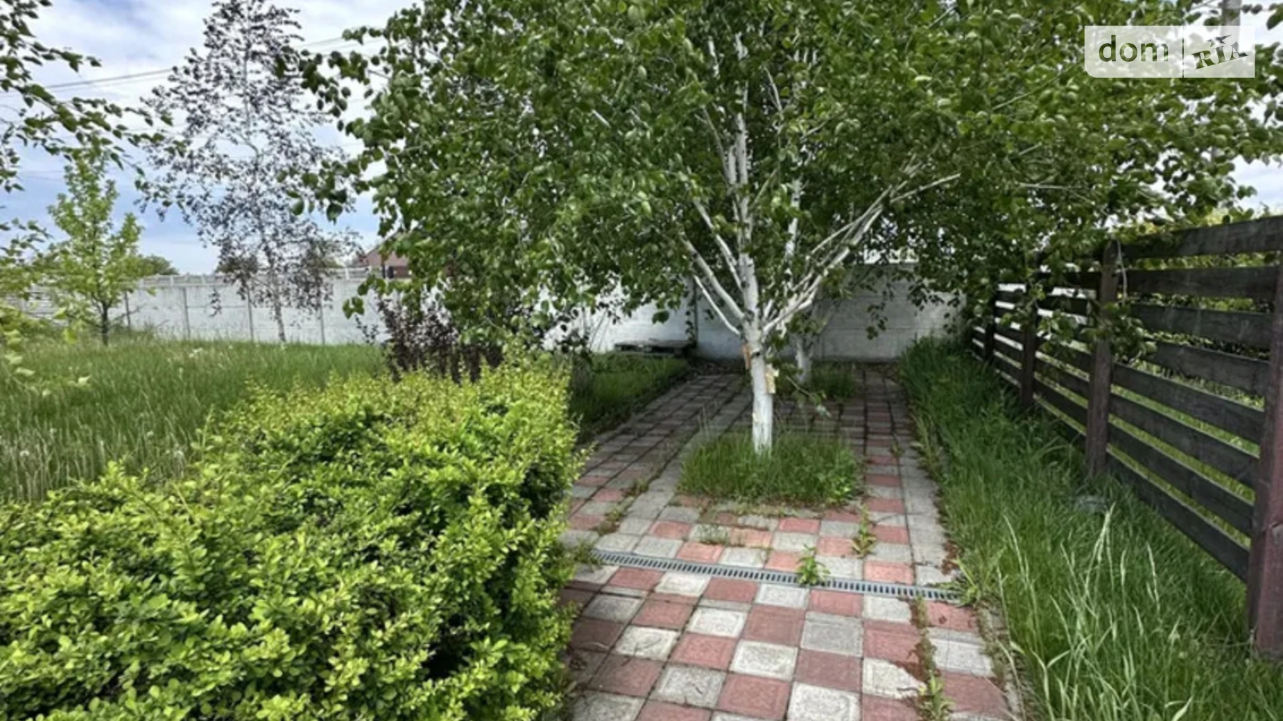 Продается дом на 2 этажа 250 кв. м с участком, цена: 150000 $ - фото 2