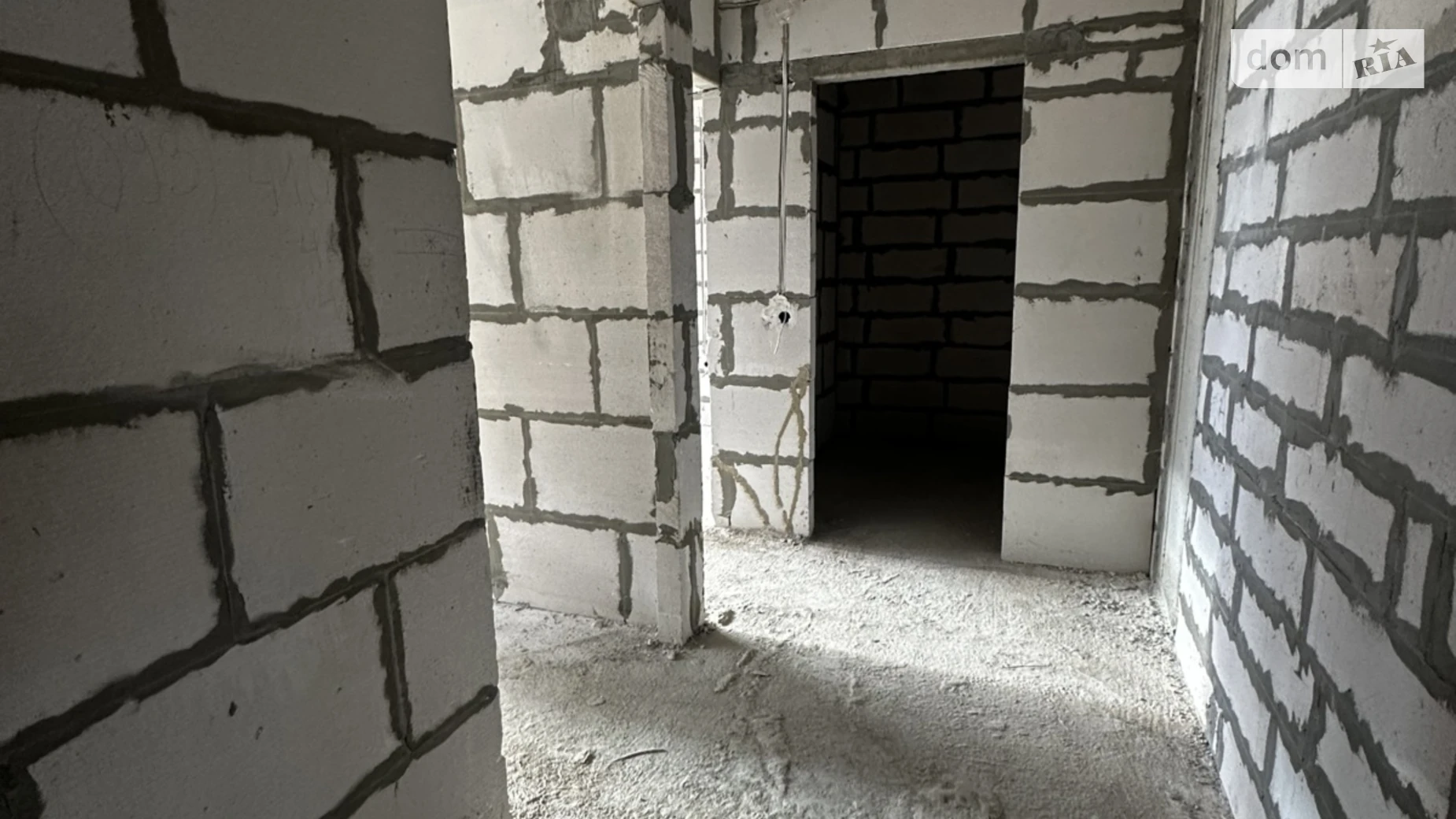 Продается 1-комнатная квартира 40 кв. м в Черновцах, ул. Русская, 237 - фото 2