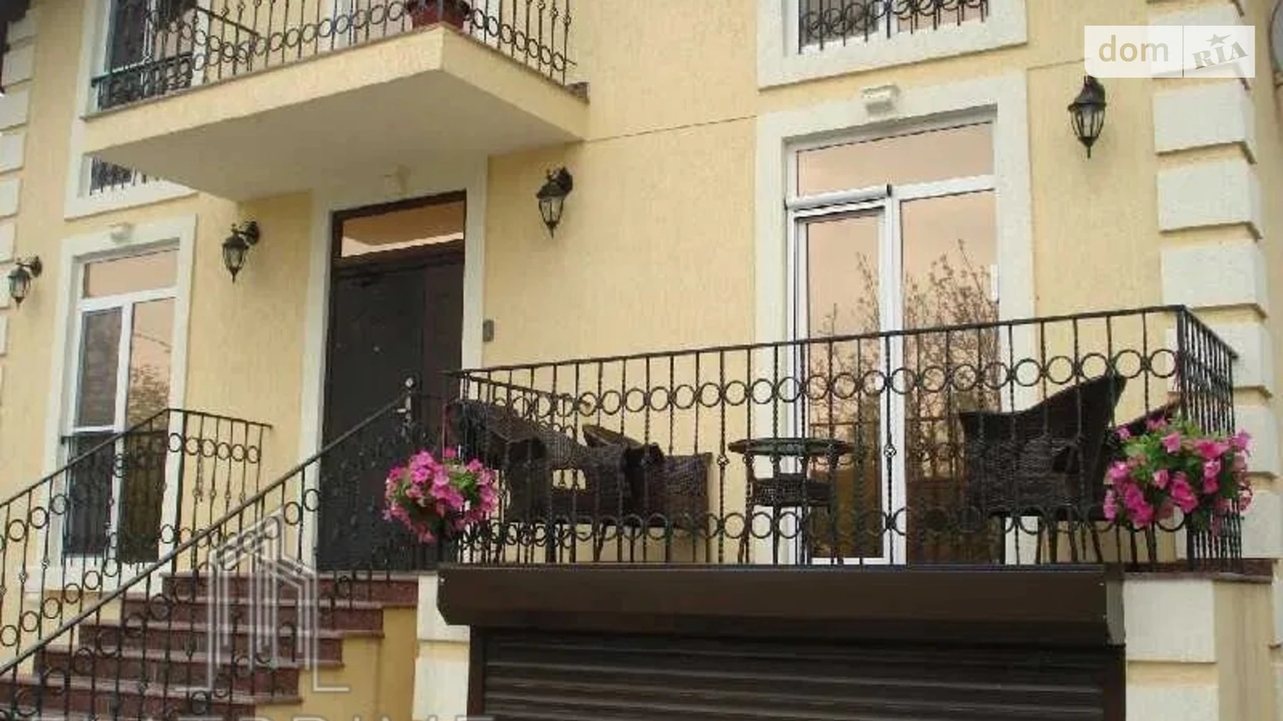 Продается дом на 2 этажа 270 кв. м с террасой, цена: 260000 $ - фото 2