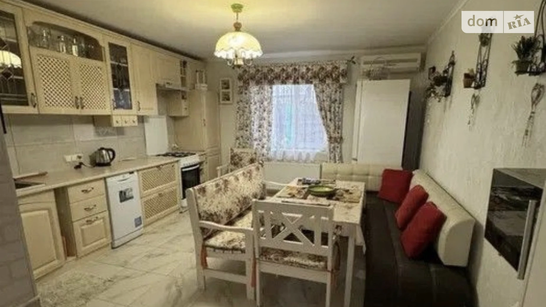 Продается дом на 3 этажа 130 кв. м с верандой, цена: 85000 $ - фото 2