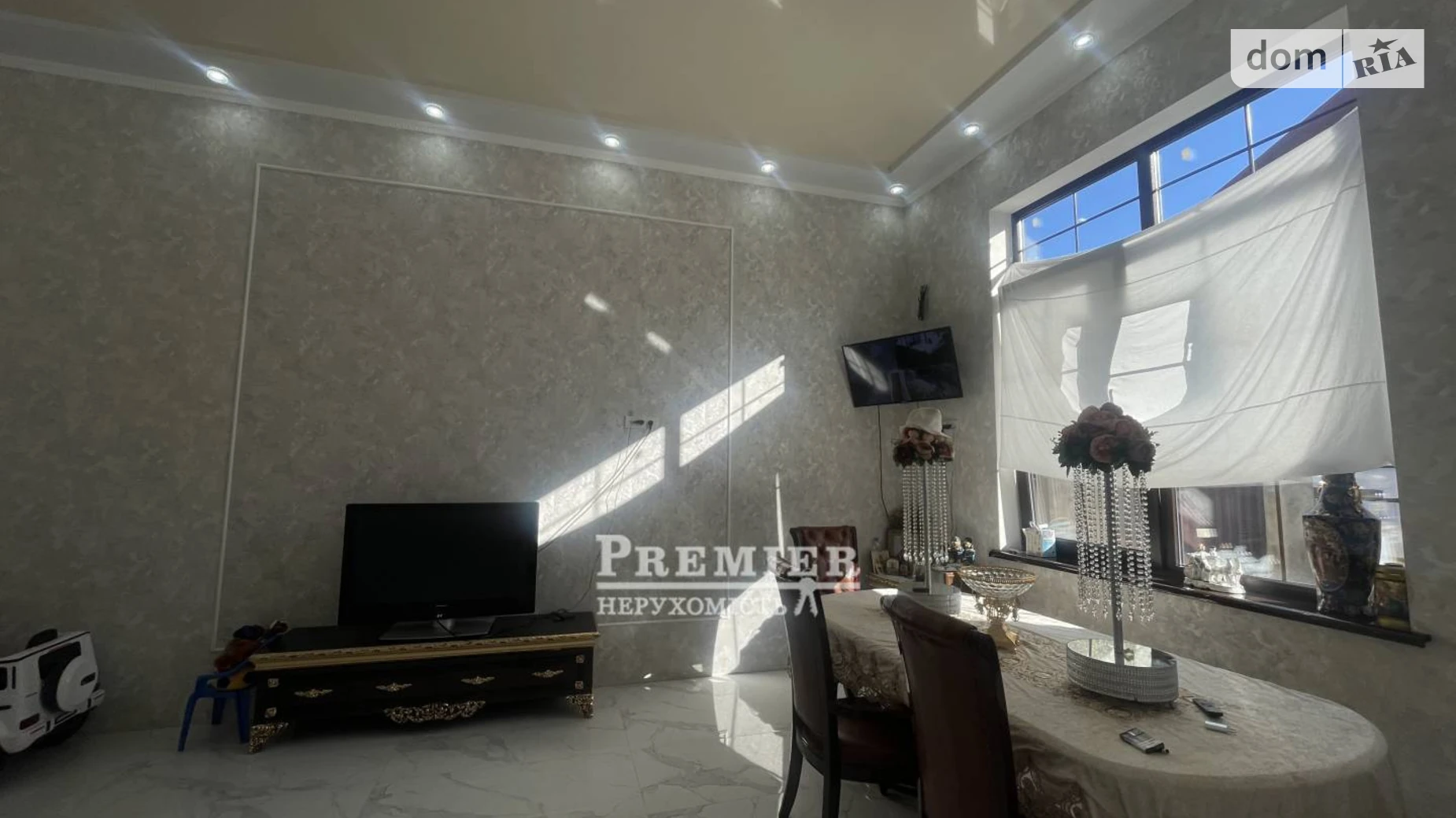 Продается дом на 2 этажа 160 кв. м с садом, цена: 220000 $ - фото 2