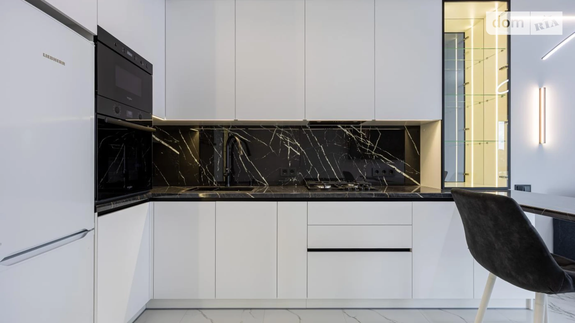 Продается 1-комнатная квартира 52.3 кв. м в Львове, цена: 145000 $ - фото 2