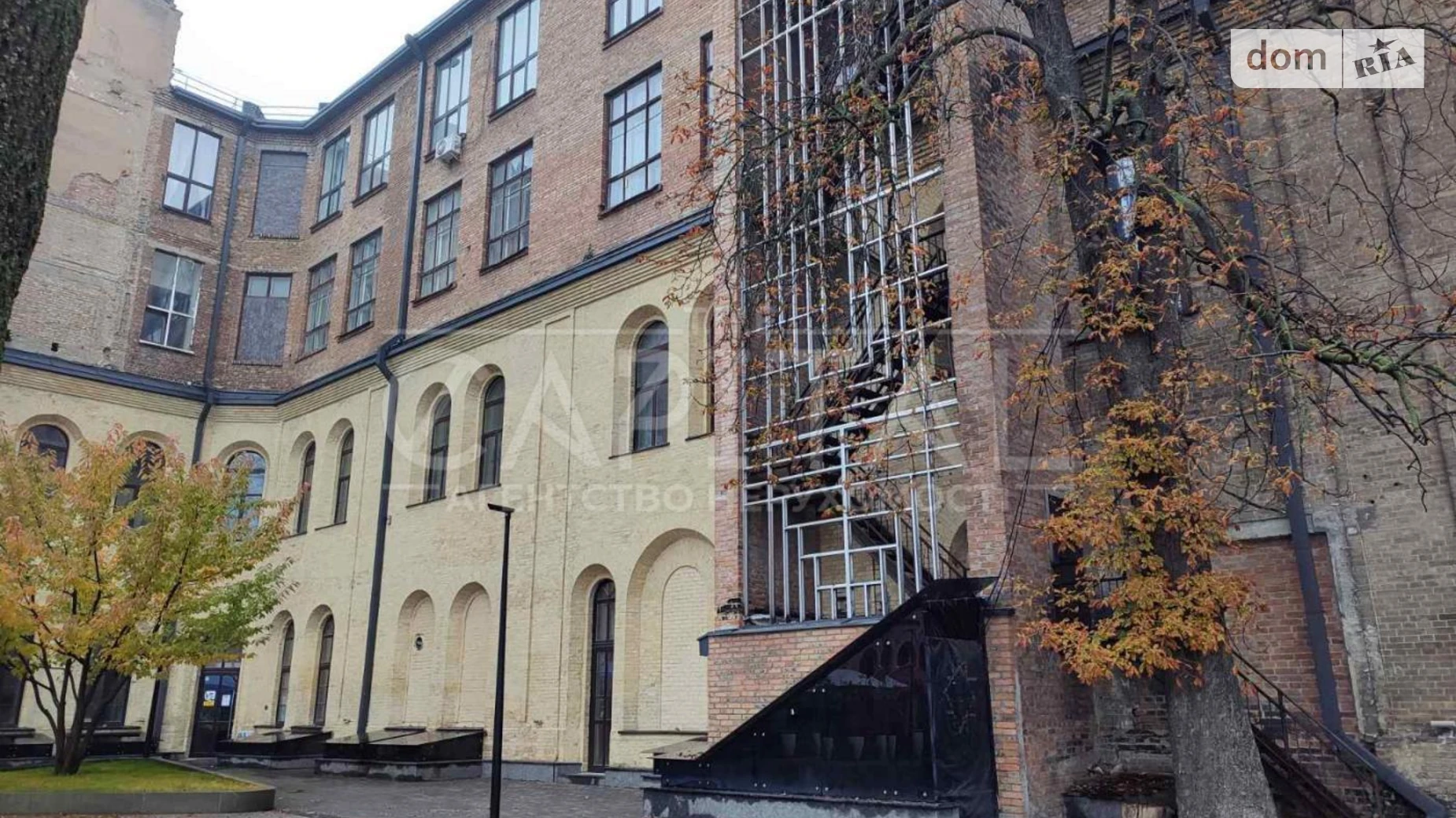 Сдается в аренду офис 240 кв. м в бизнес-центре, цена: 7221 $ - фото 3