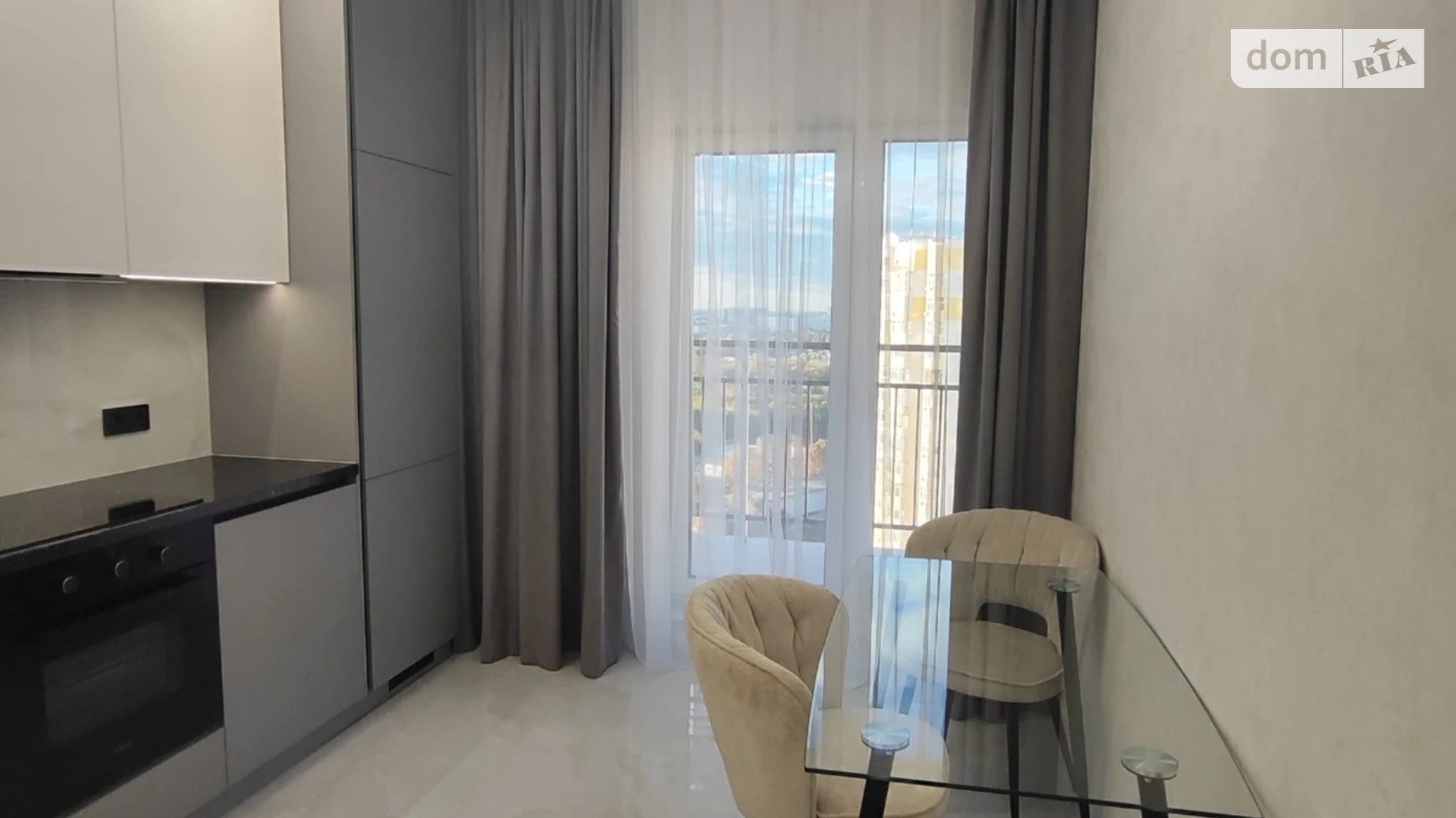 Продается 1-комнатная квартира 42 кв. м в Одессе, ул. Краснова, 1А - фото 2