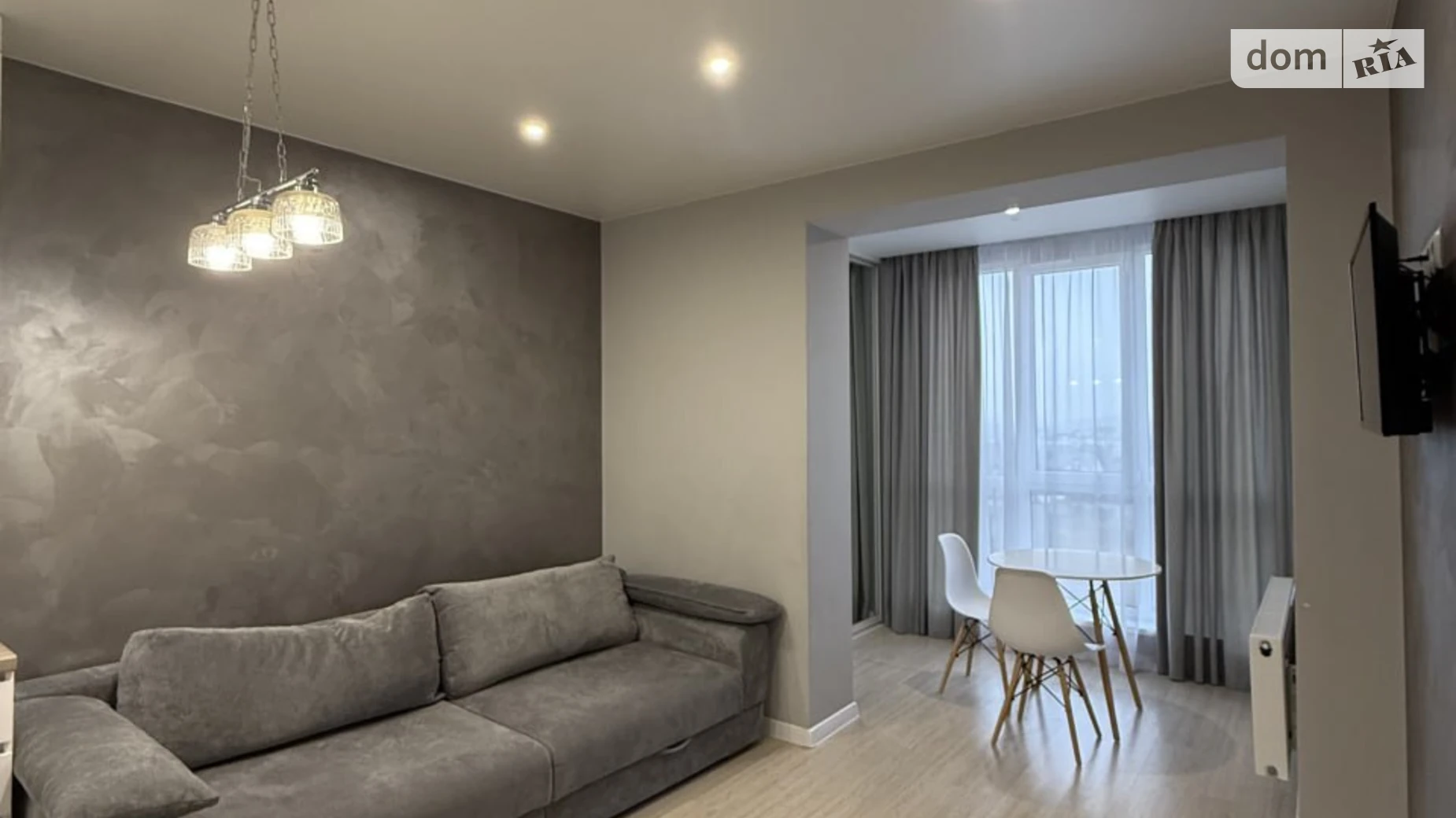 Продается 1-комнатная квартира 45 кв. м в Ровно, ул. Николая Боголюбова, 5А - фото 2