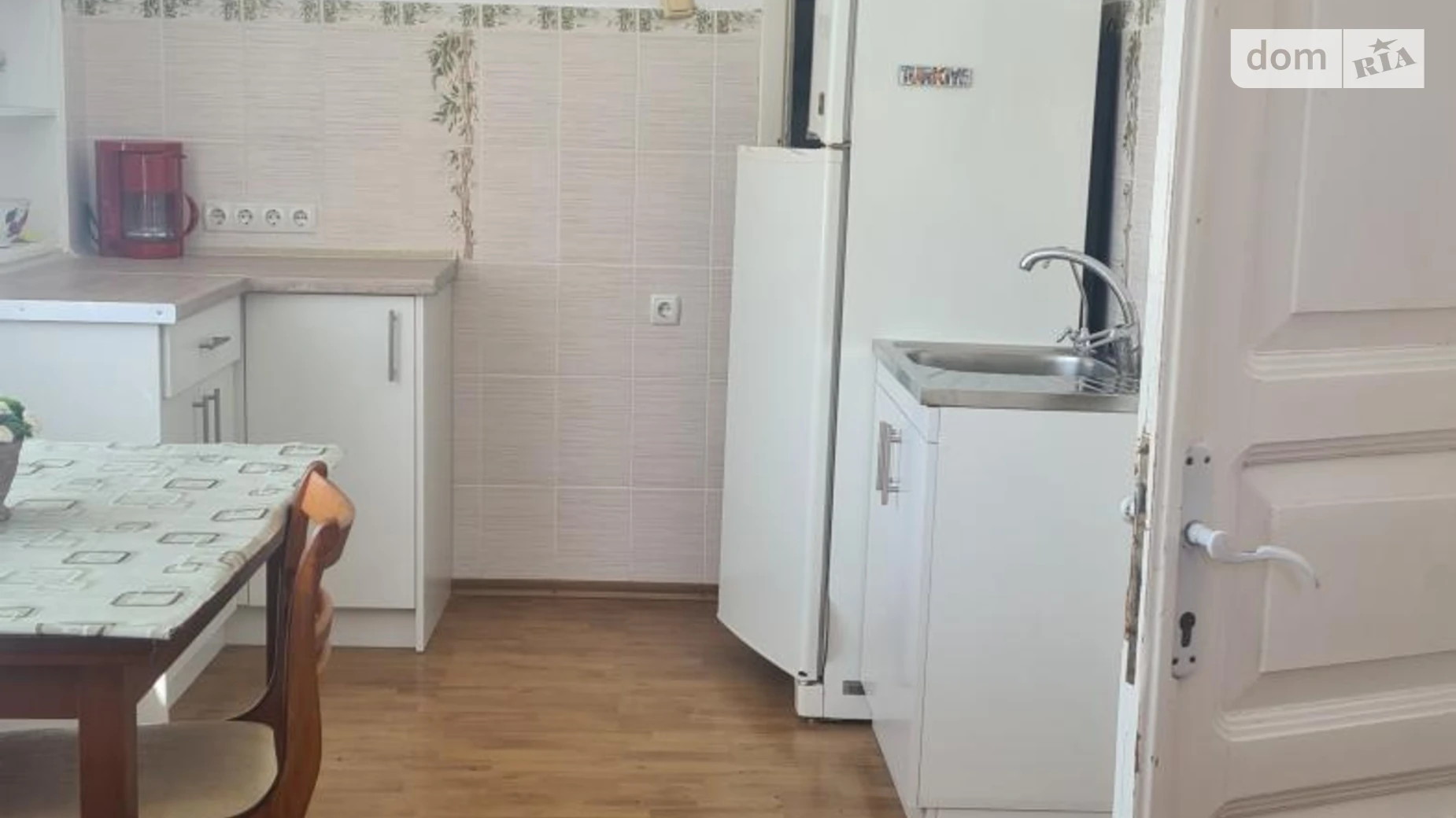 Продается дом на 2 этажа 213.1 кв. м с бассейном, цена: 75000 $ - фото 2