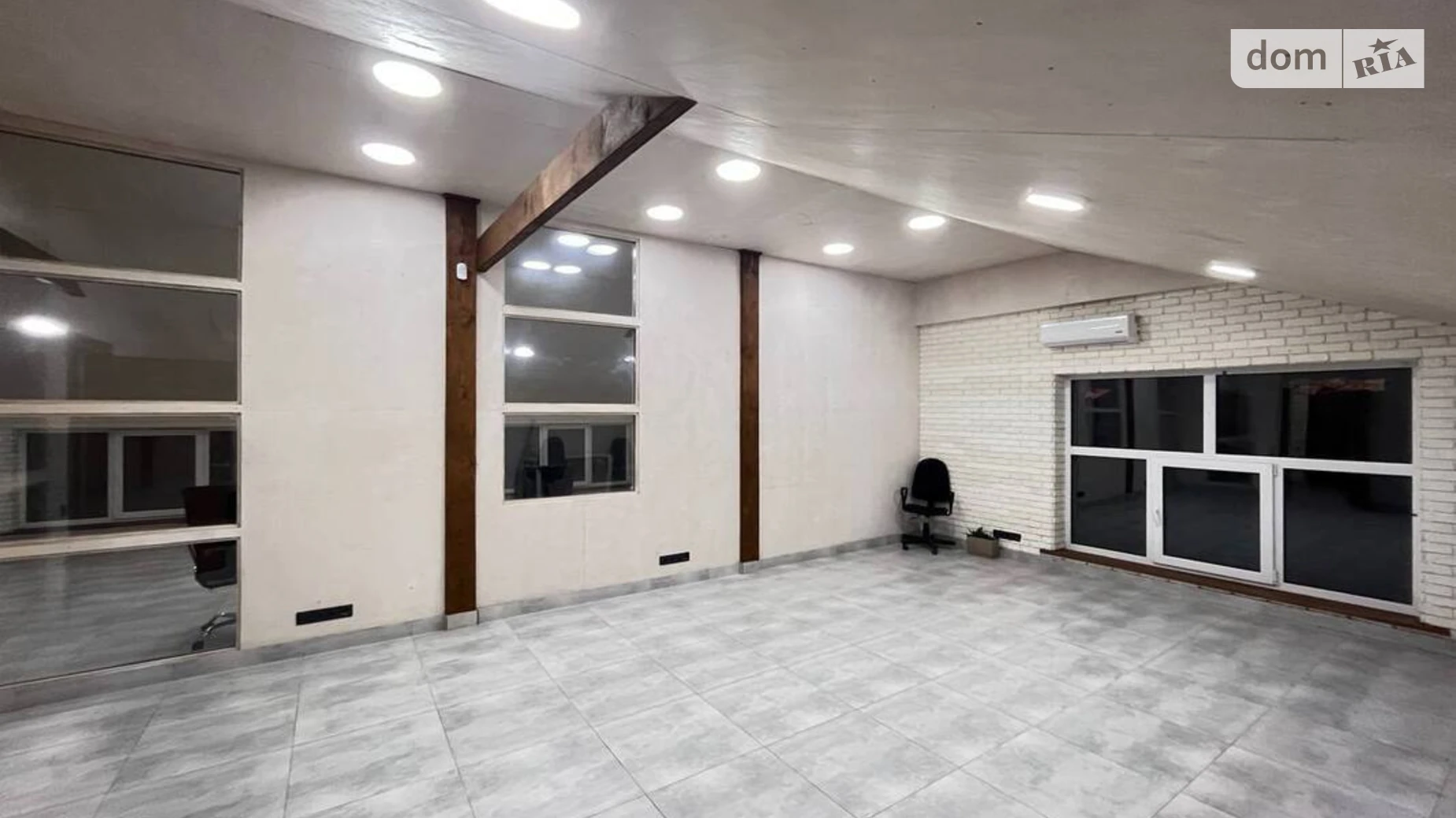 Сдается в аренду офис 107 кв. м в бизнес-центре, цена: 1100 $ - фото 4