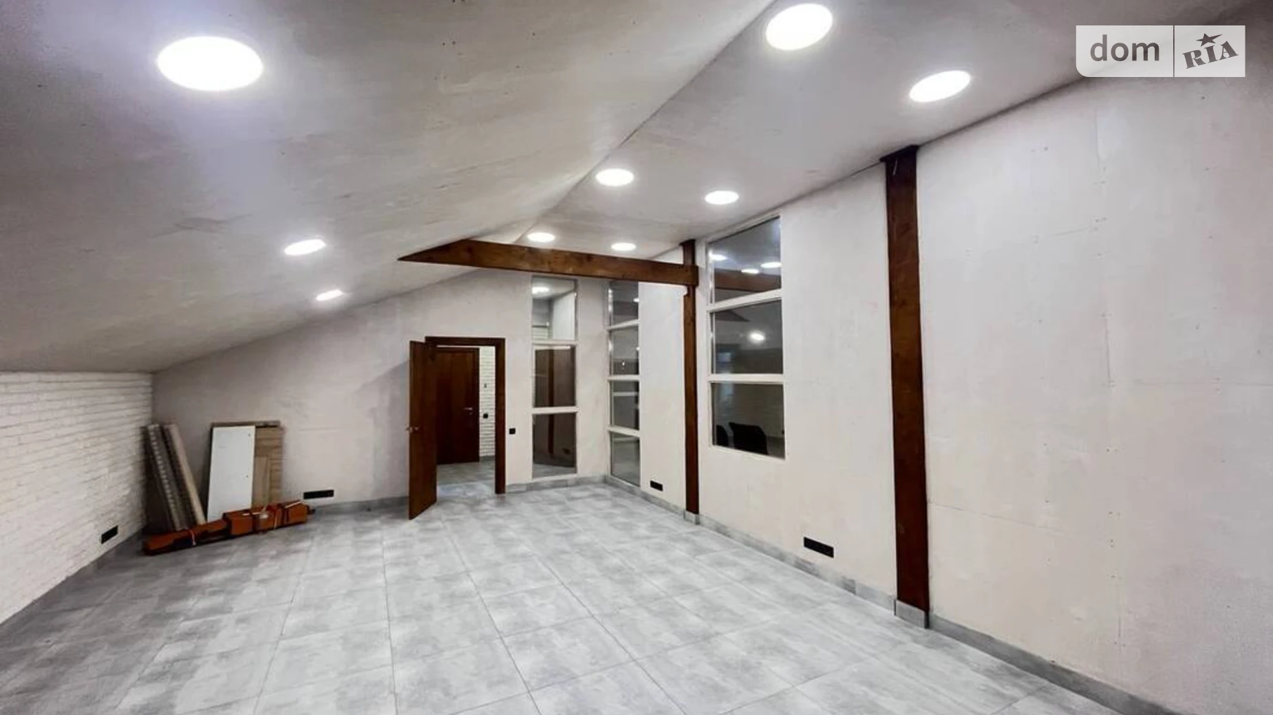 Сдается в аренду офис 107 кв. м в бизнес-центре, цена: 1100 $ - фото 5