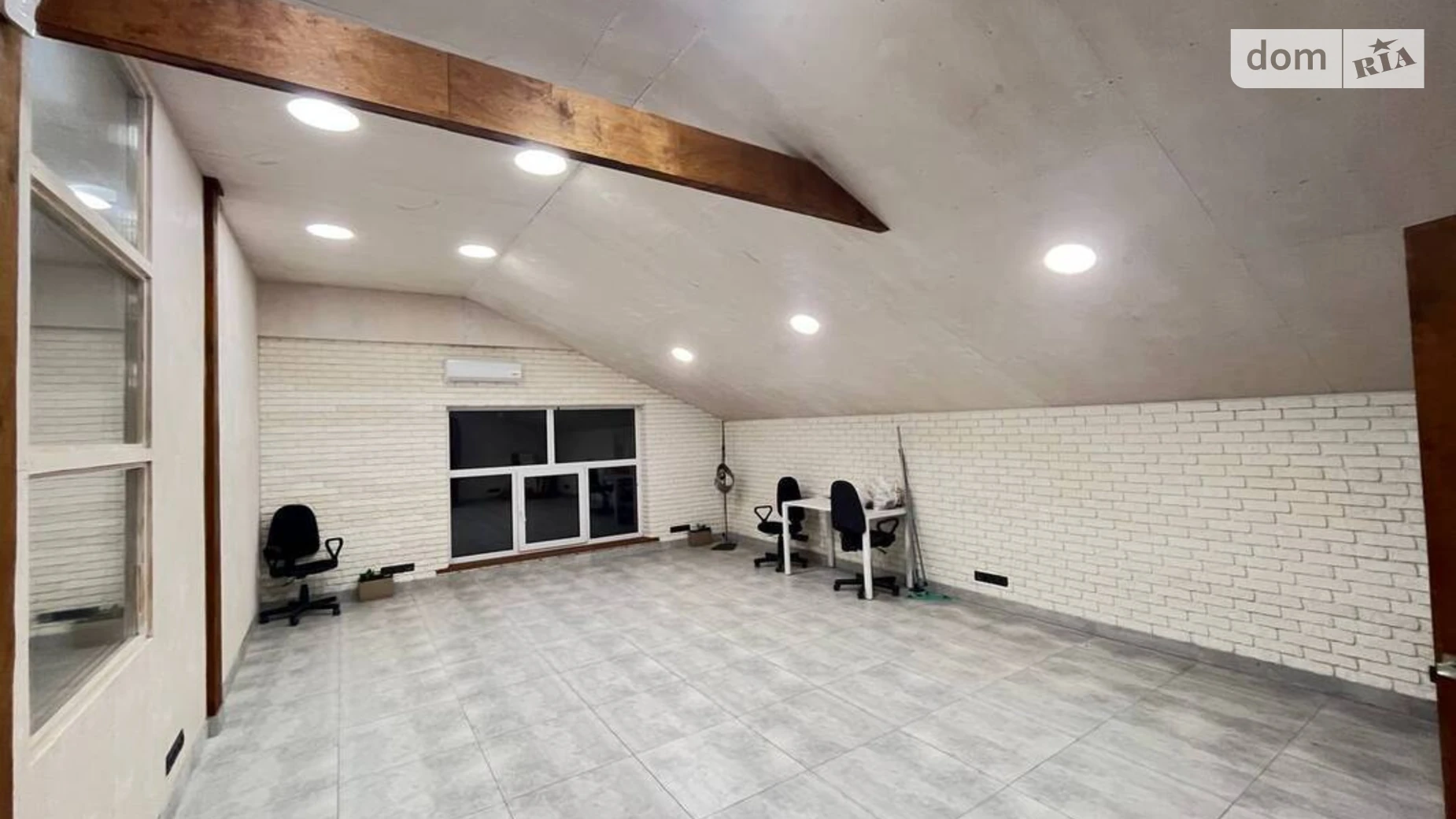 Сдается в аренду офис 107 кв. м в бизнес-центре, цена: 1100 $ - фото 3