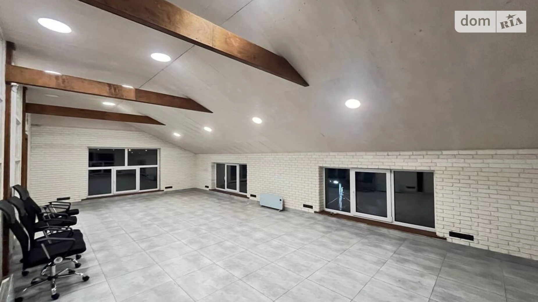 Сдается в аренду офис 107 кв. м в бизнес-центре, цена: 1100 $ - фото 2