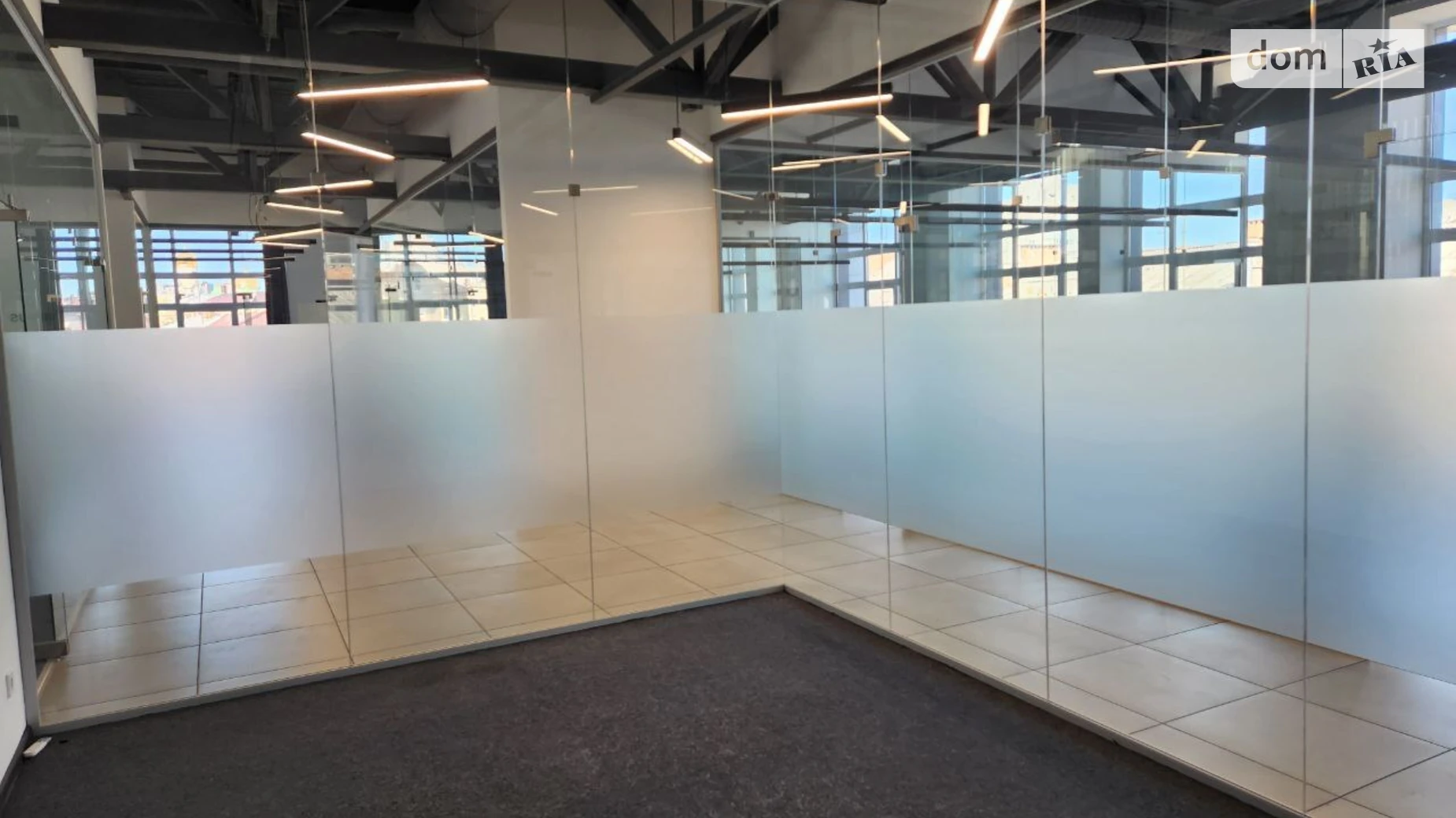 Сдается в аренду офис 1581 кв. м в бизнес-центре, цена: 12648 $ - фото 3