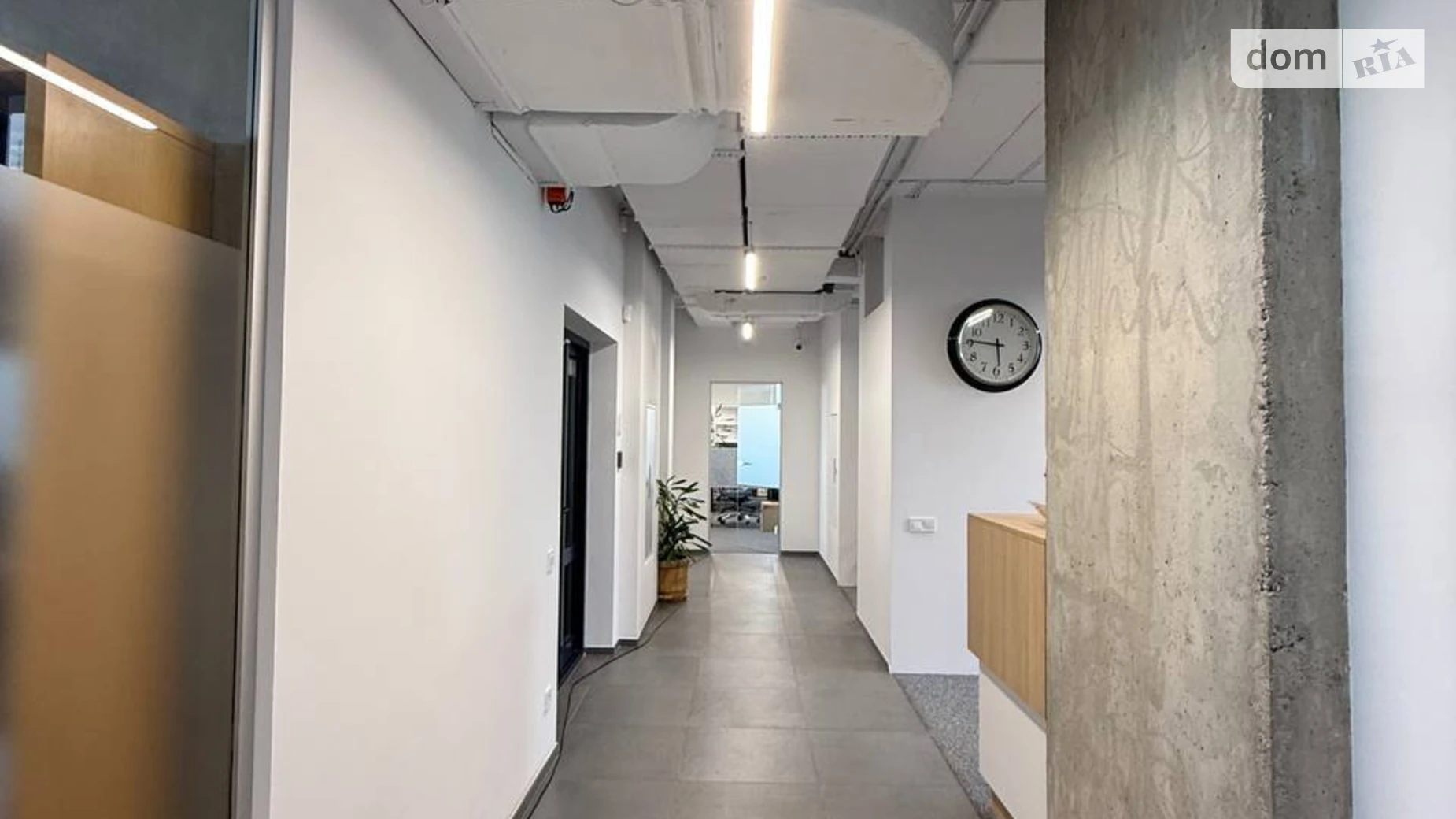 Сдается в аренду офис 80 кв. м в бизнес-центре, цена: 1800 € - фото 3