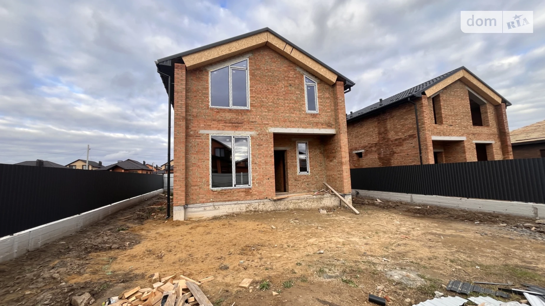 Продается дом на 2 этажа 125 кв. м с подвалом, цена: 115000 $ - фото 2