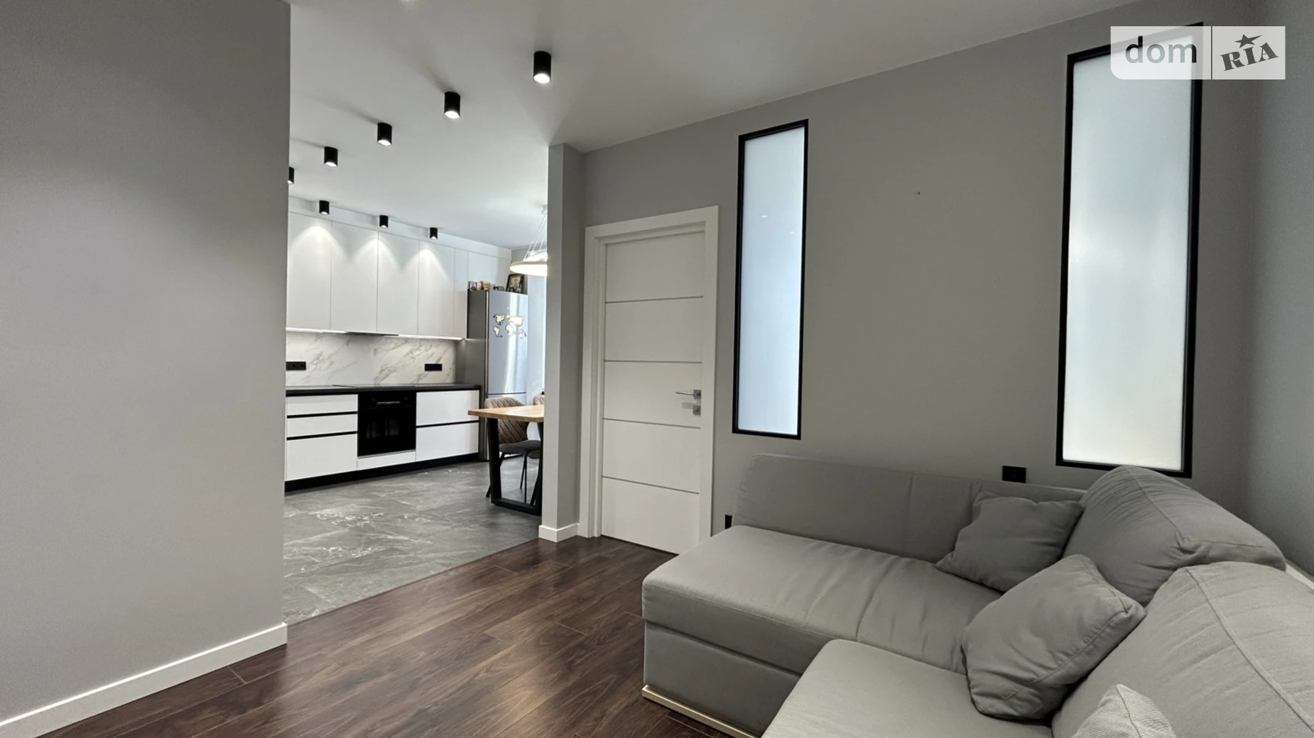 Продається 1-кімнатна квартира 49.6 кв. м у Києві, вул. Микільсько-Слобідська, 10 - фото 2