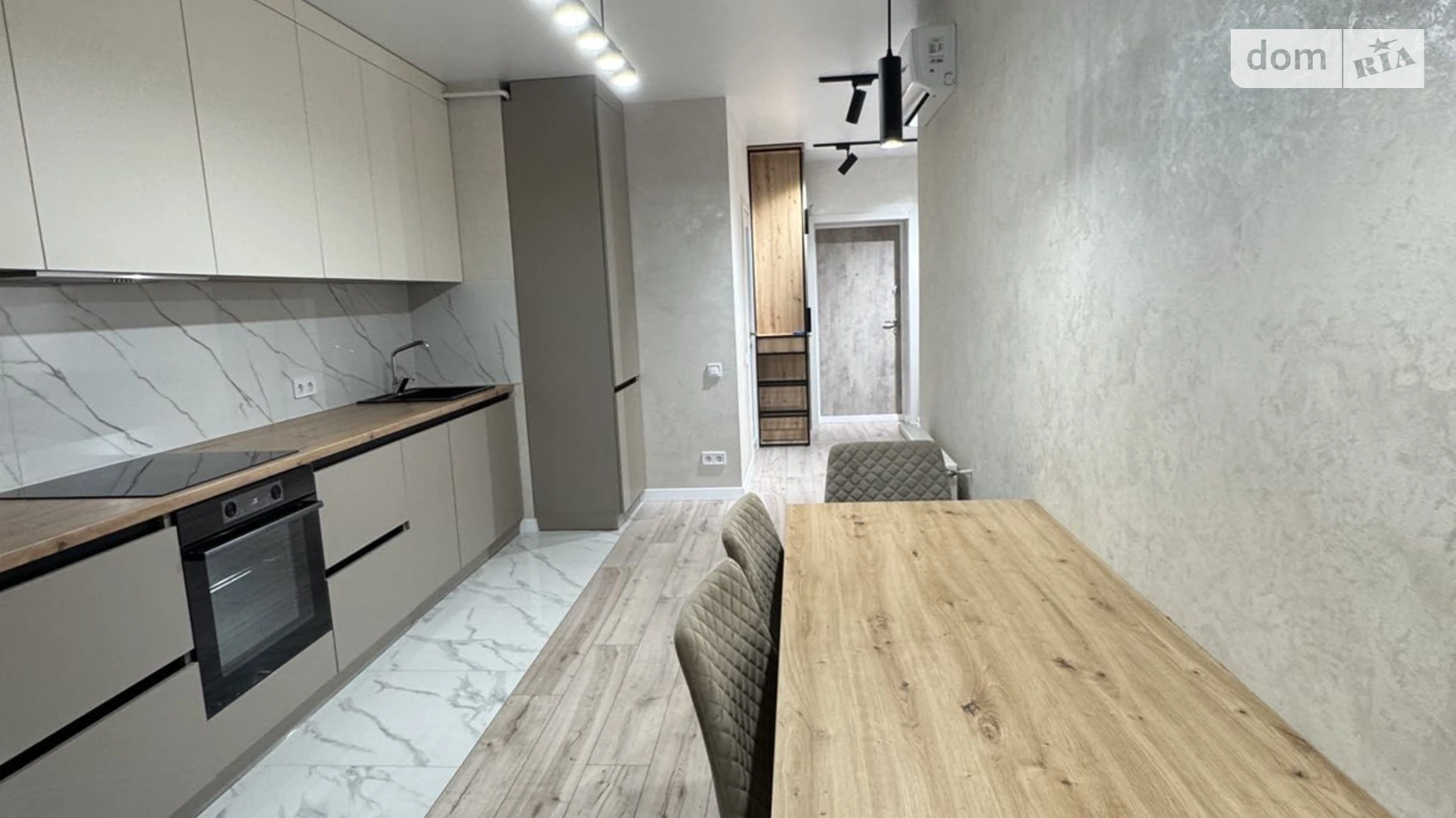 1-комнатная квартира 56 кв. м в Луцке - фото 3