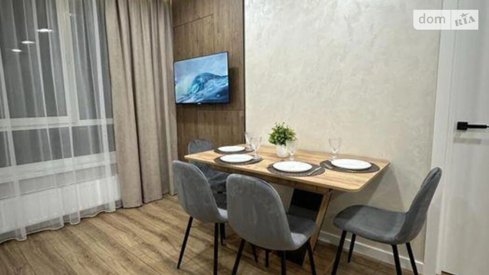 Продается 1-комнатная квартира 43 кв. м в Киеве, ул. Всеволода Змиенко, 34/21 - фото 2